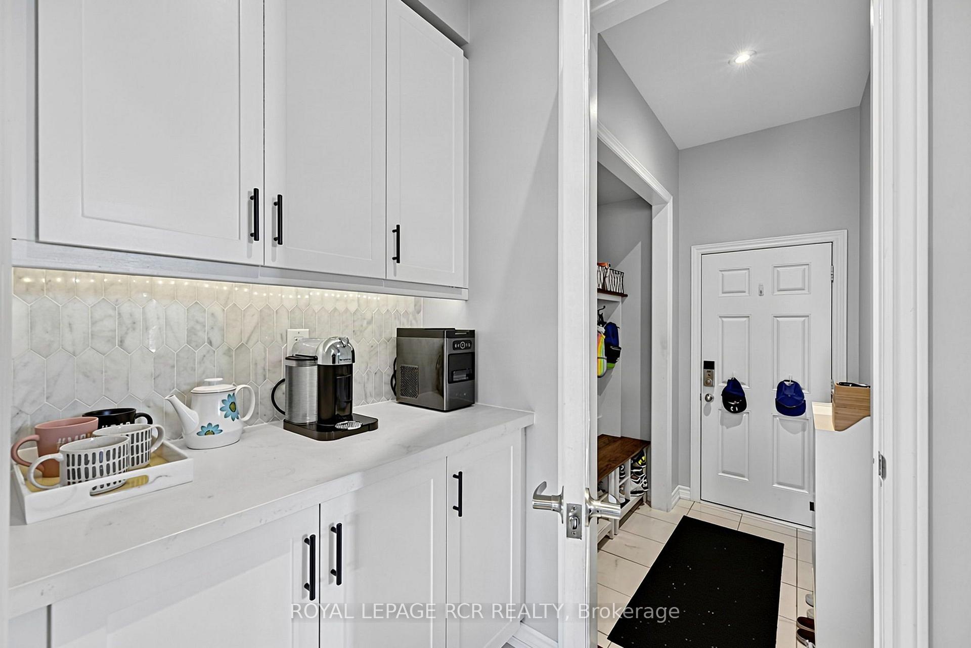 Photo 16 of 52 Hackett Street, East Gwillimbury, Sharon — HOMEH