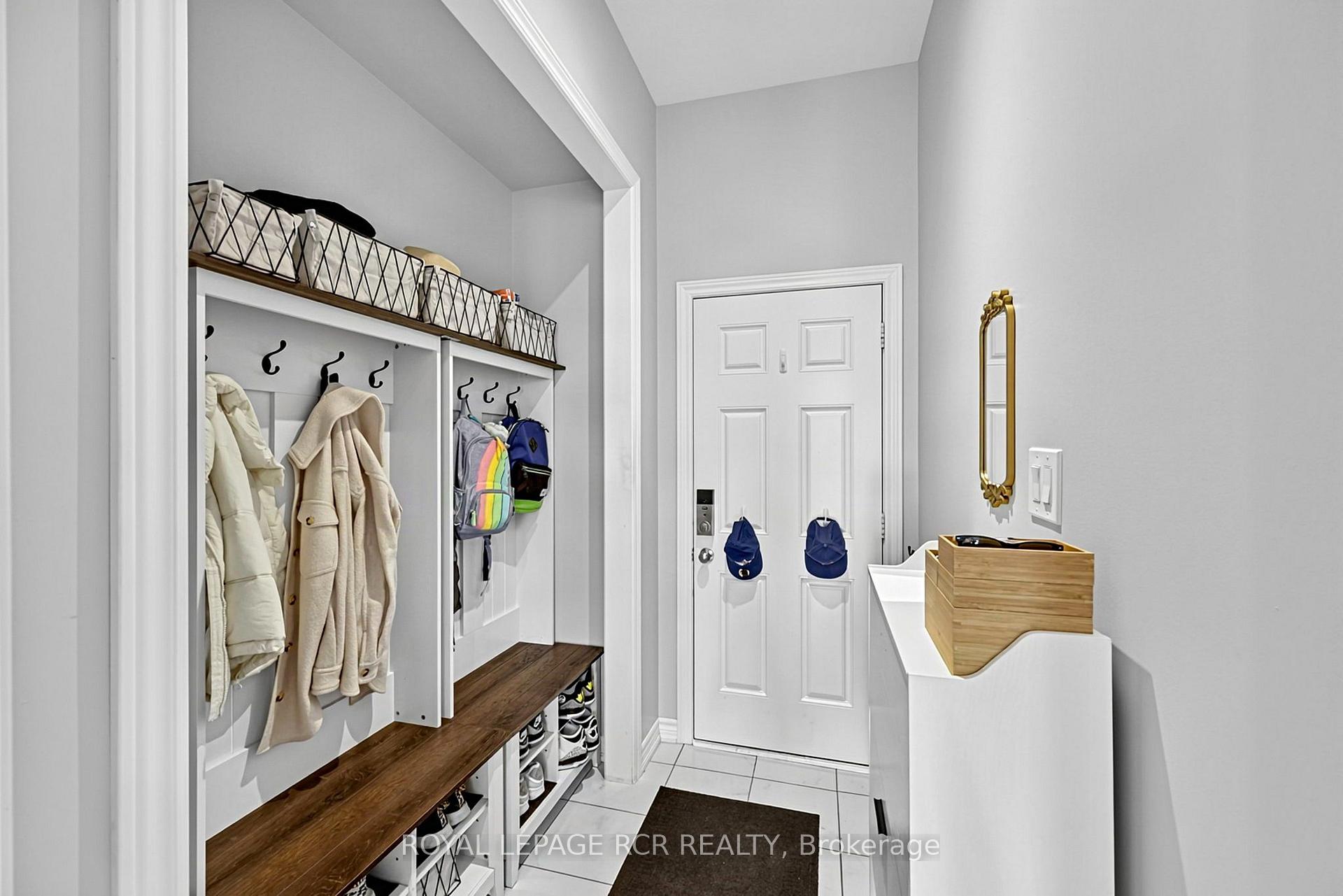 Photo 17 of 52 Hackett Street, East Gwillimbury, Sharon — HOMEH