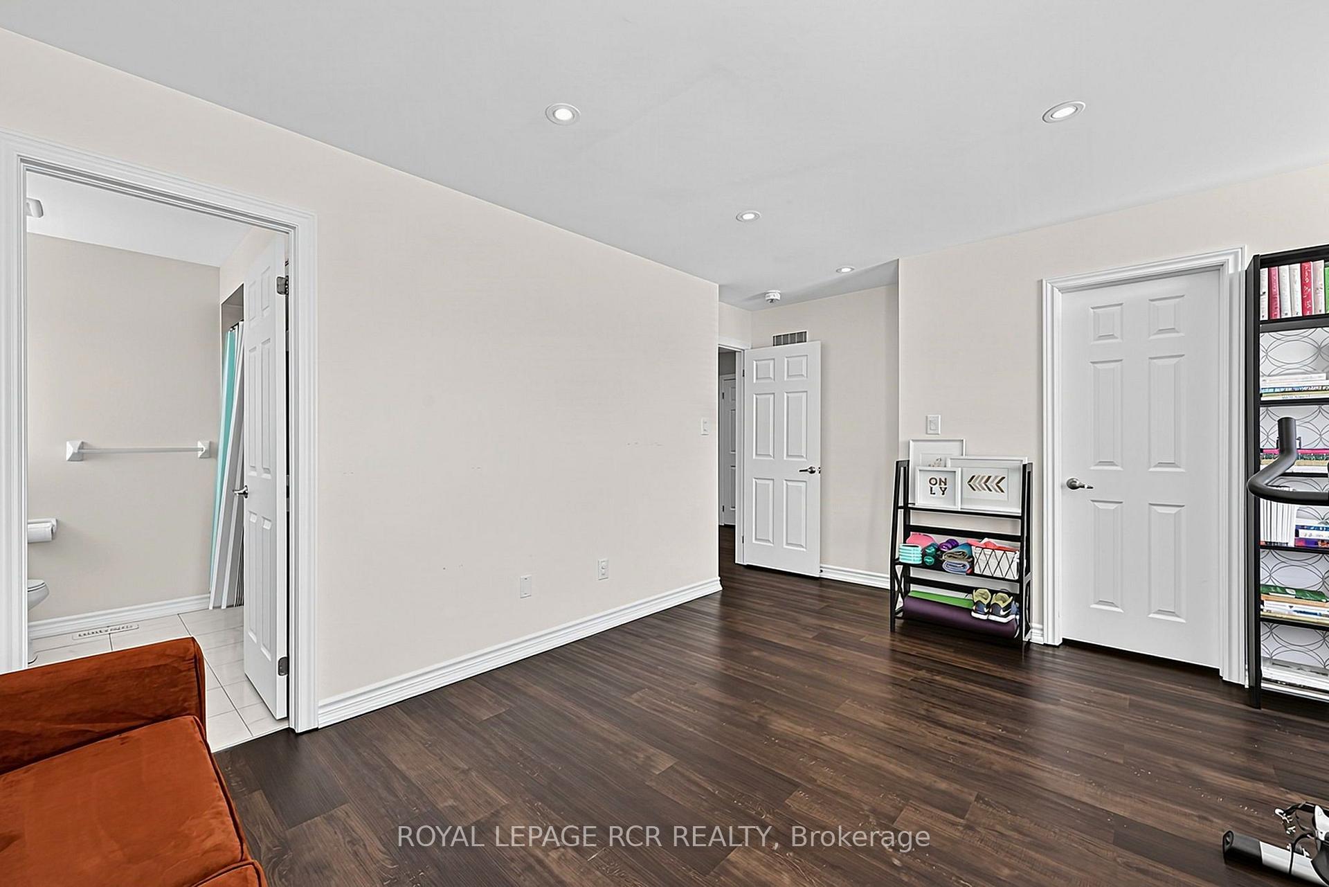 Photo 26 of 52 Hackett Street, East Gwillimbury, Sharon — HOMEH