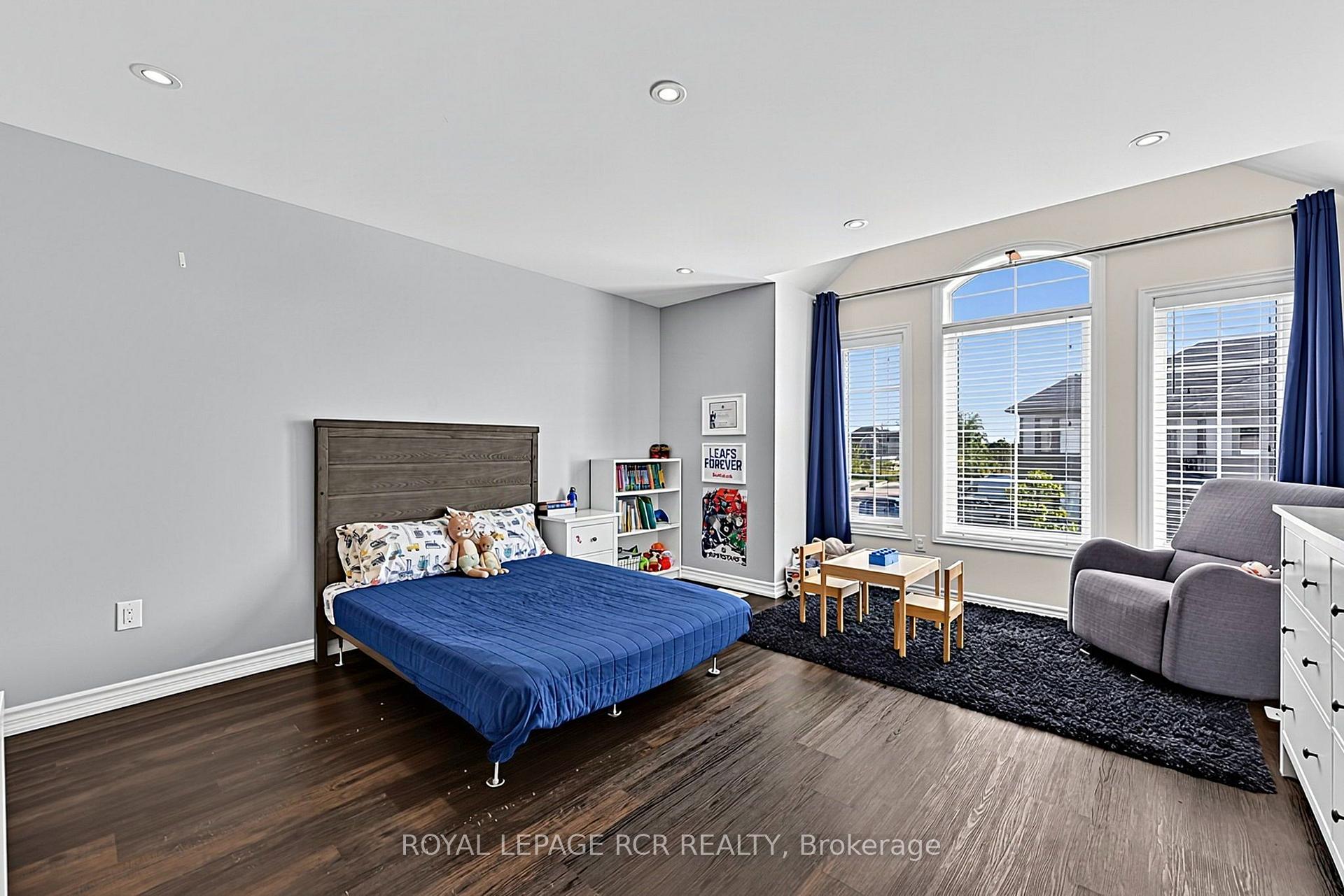 Photo 28 of 52 Hackett Street, East Gwillimbury, Sharon — HOMEH