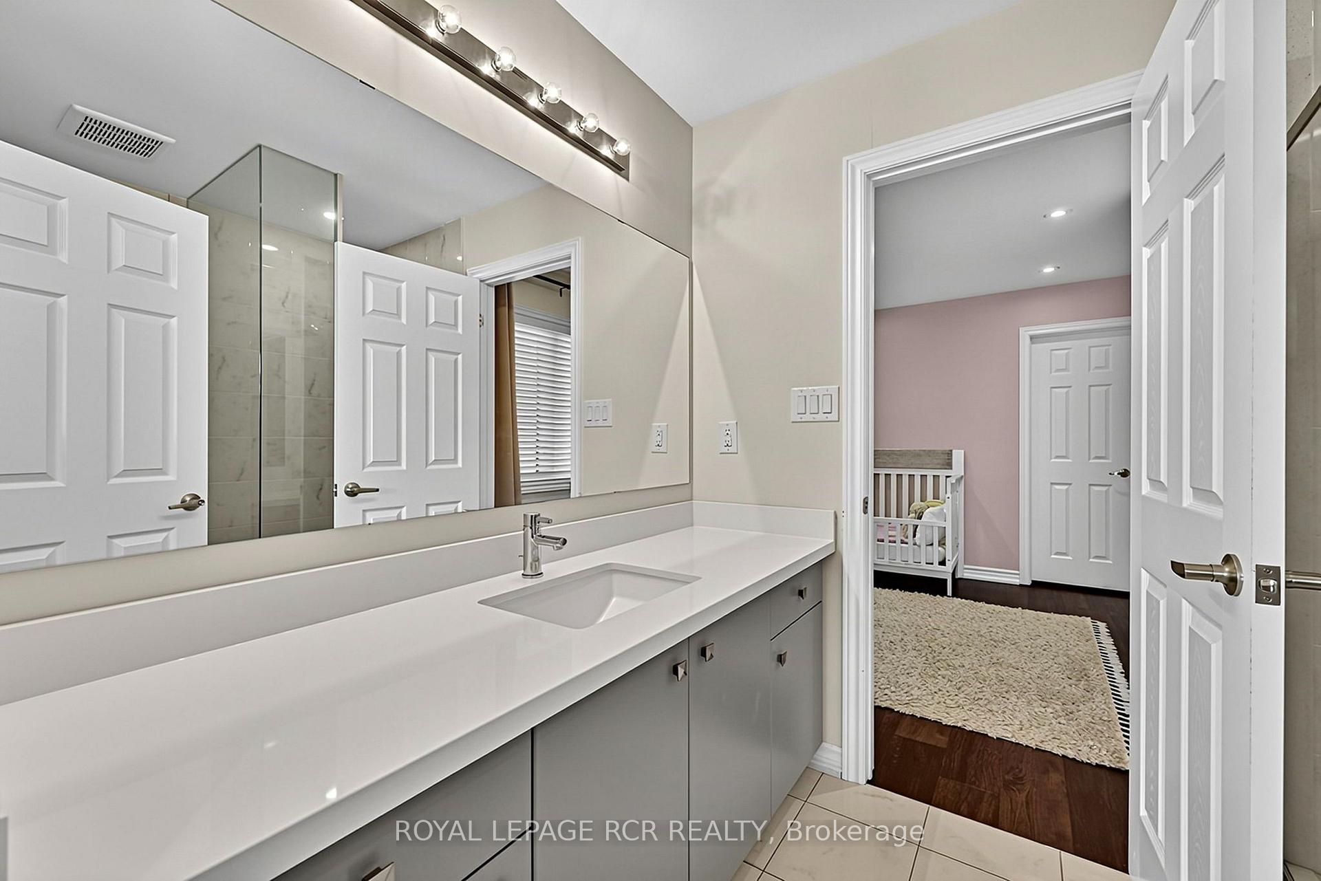 Photo 30 of 52 Hackett Street, East Gwillimbury, Sharon — HOMEH