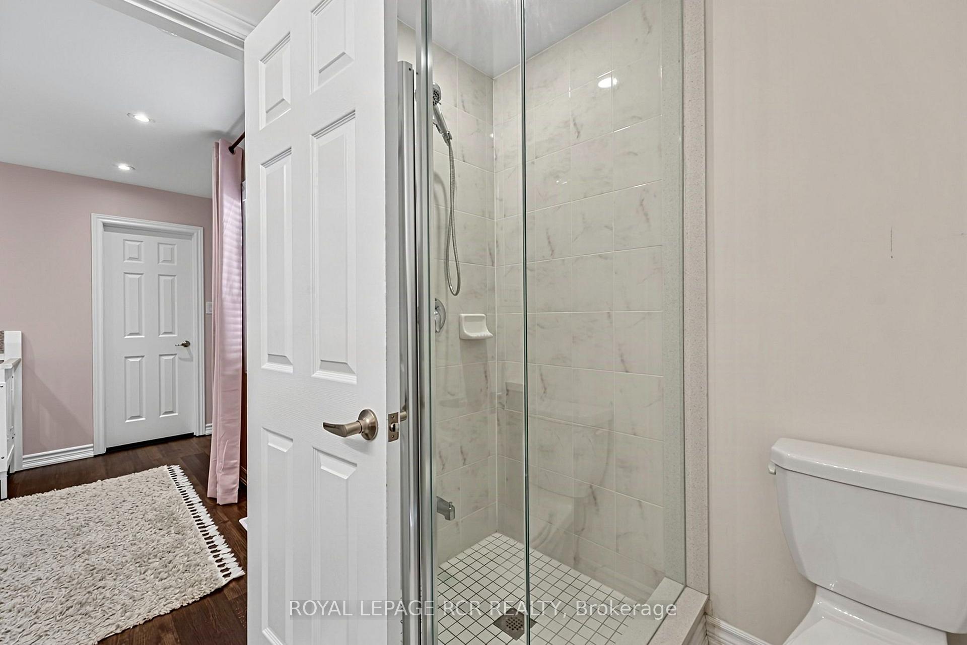 Photo 31 of 52 Hackett Street, East Gwillimbury, Sharon — HOMEH
