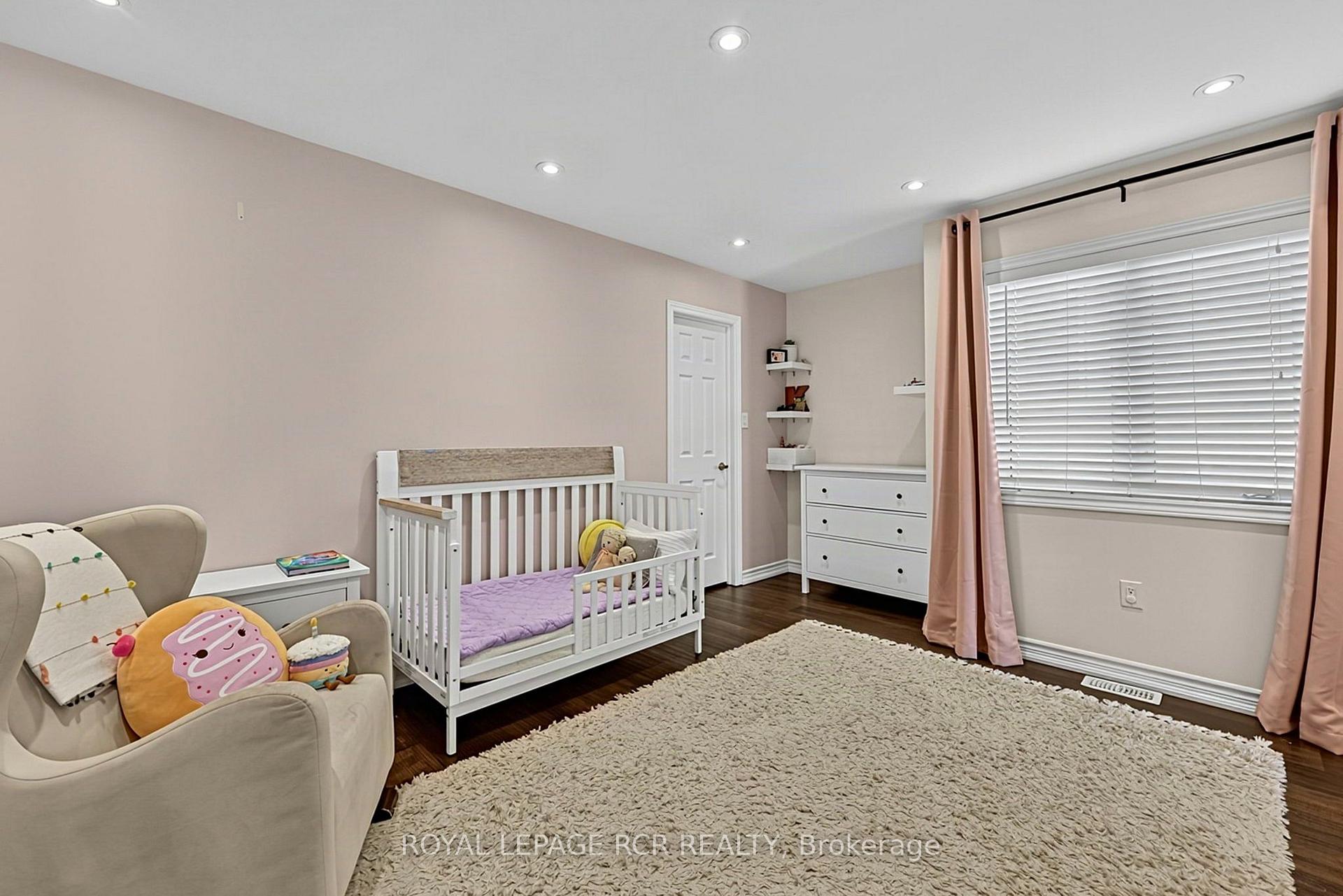 Photo 33 of 52 Hackett Street, East Gwillimbury, Sharon — HOMEH