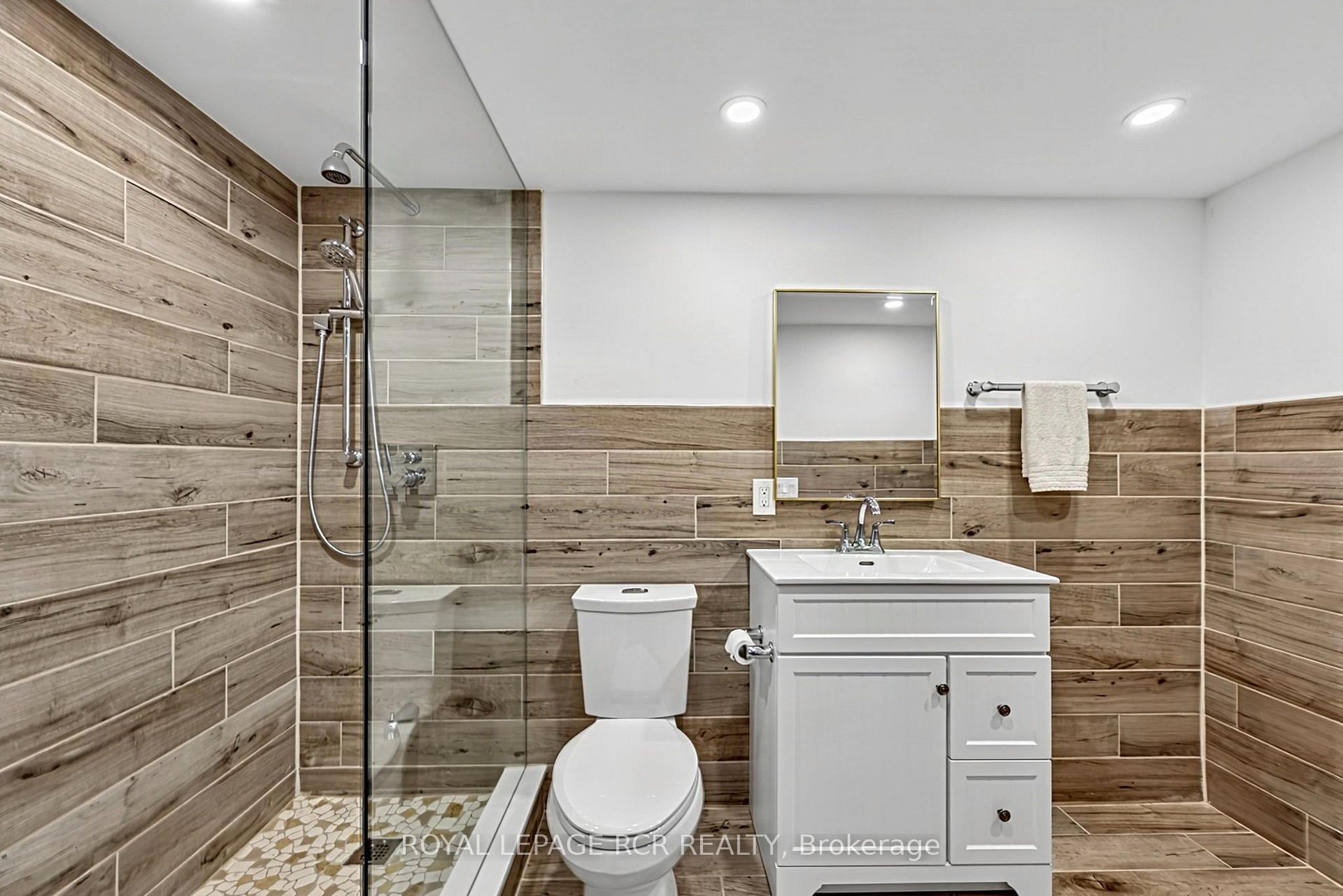 Photo 42 of 52 Hackett Street, East Gwillimbury, Sharon — HOMEH