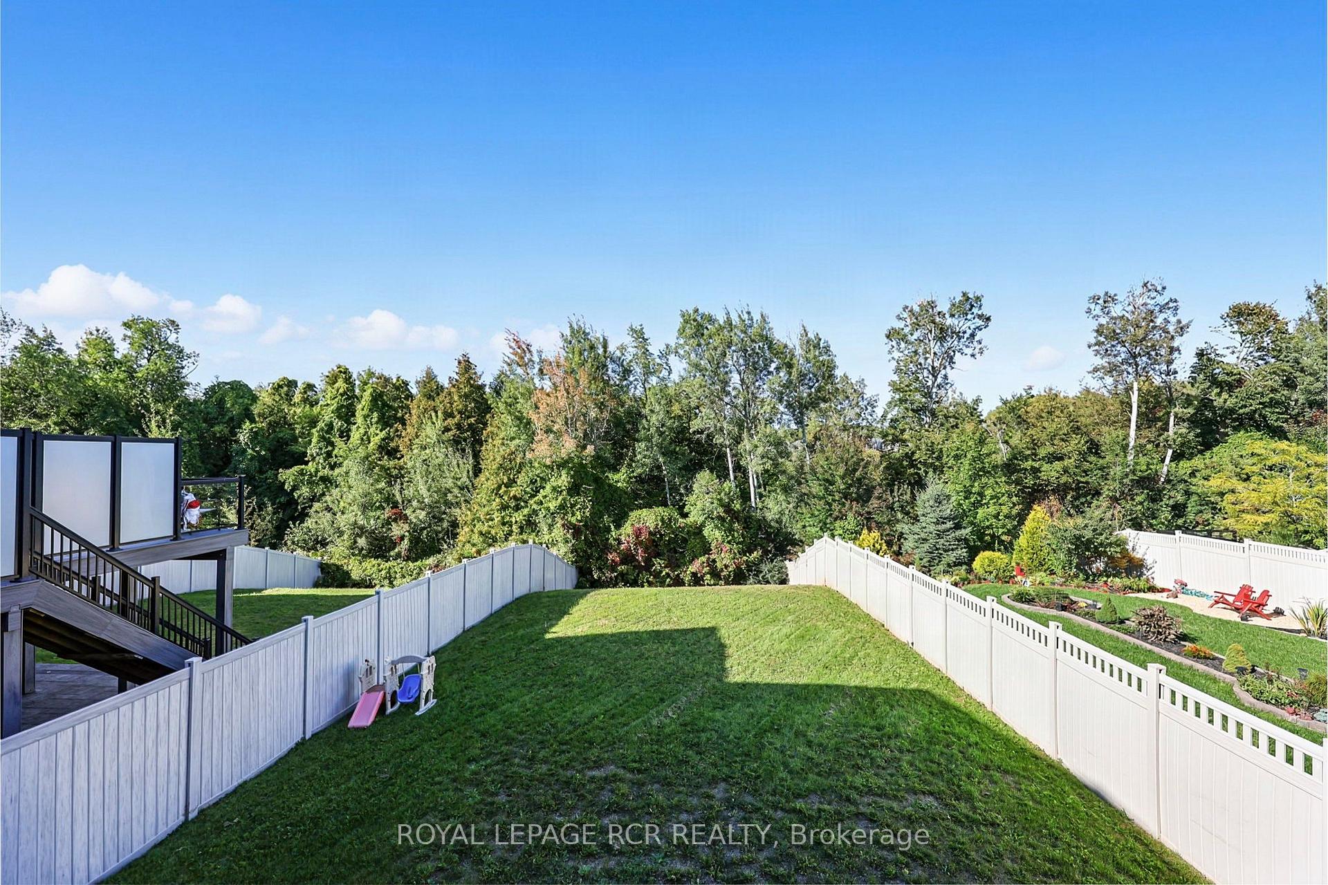 Photo 46 of 52 Hackett Street, East Gwillimbury, Sharon — HOMEH