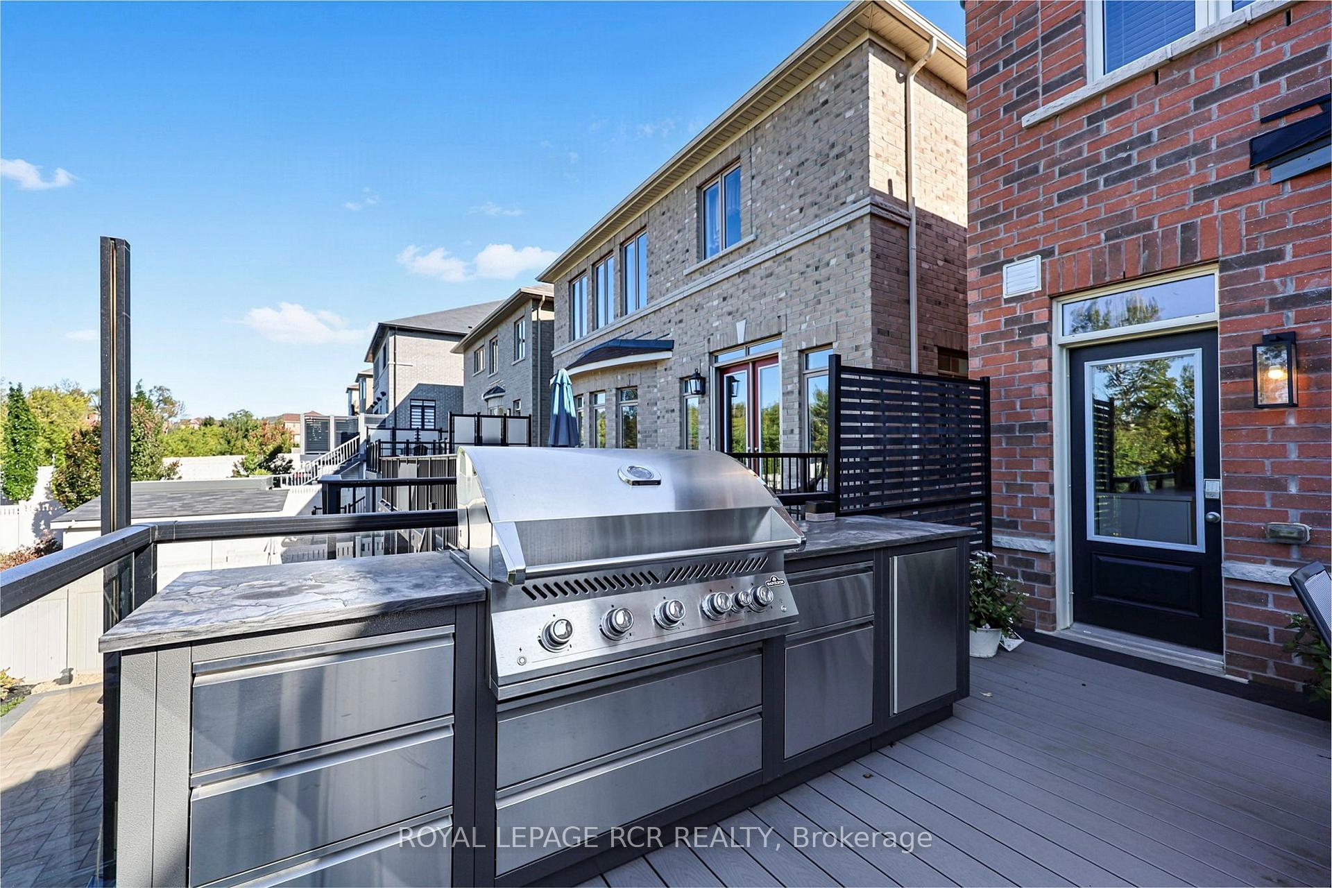 Photo 48 of 52 Hackett Street, East Gwillimbury, Sharon — HOMEH