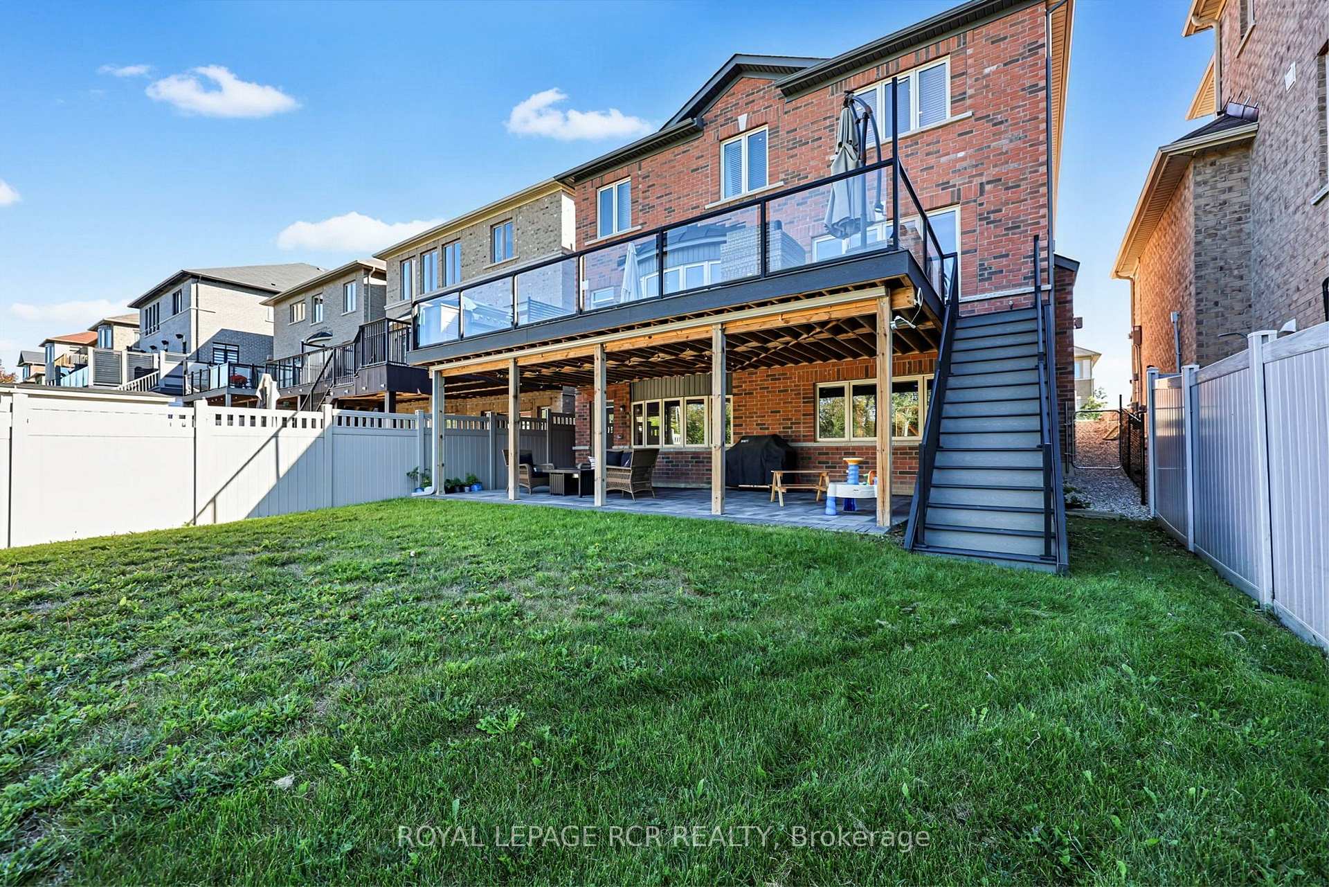 Photo 49 of 52 Hackett Street, East Gwillimbury, Sharon — HOMEH