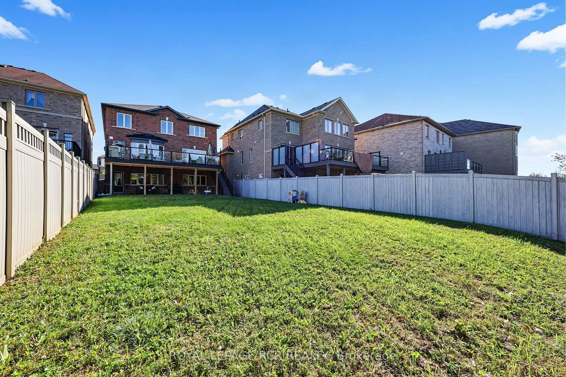 Photo 51 of 52 Hackett Street, East Gwillimbury, Sharon — HOMEH
