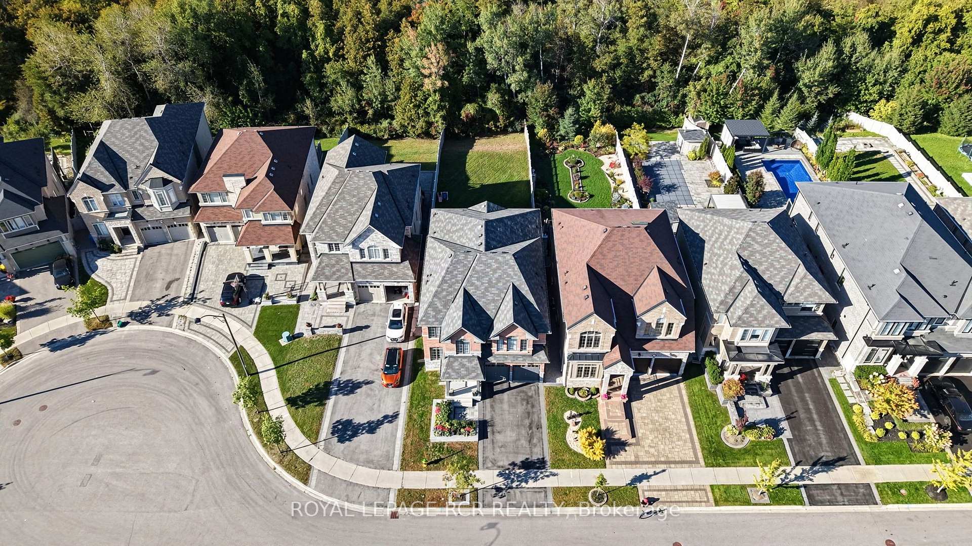 Photo 53 of 52 Hackett Street, East Gwillimbury, Sharon — HOMEH