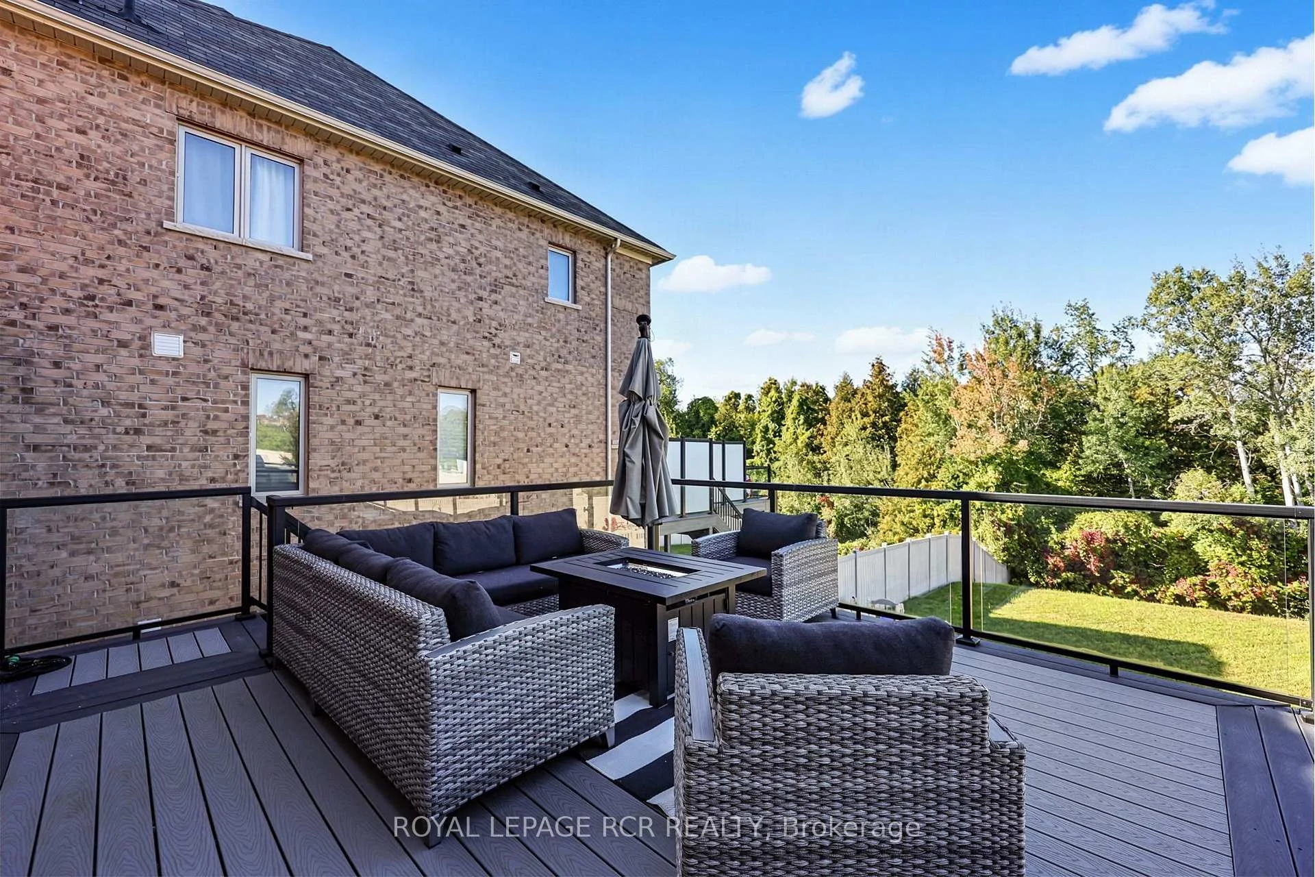 Photo 47 of 52 Hackett Street, East Gwillimbury, Sharon — HOMEH