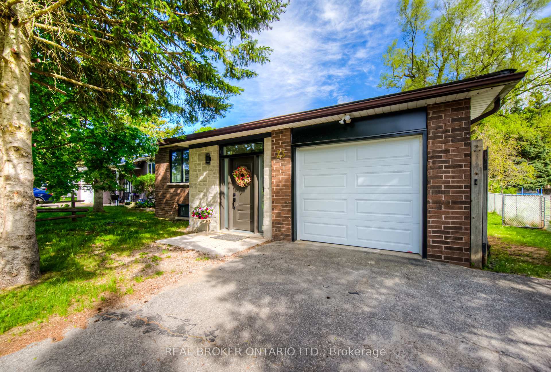 Photo 2 of 23 Carberry Road, Erin — HOMEH