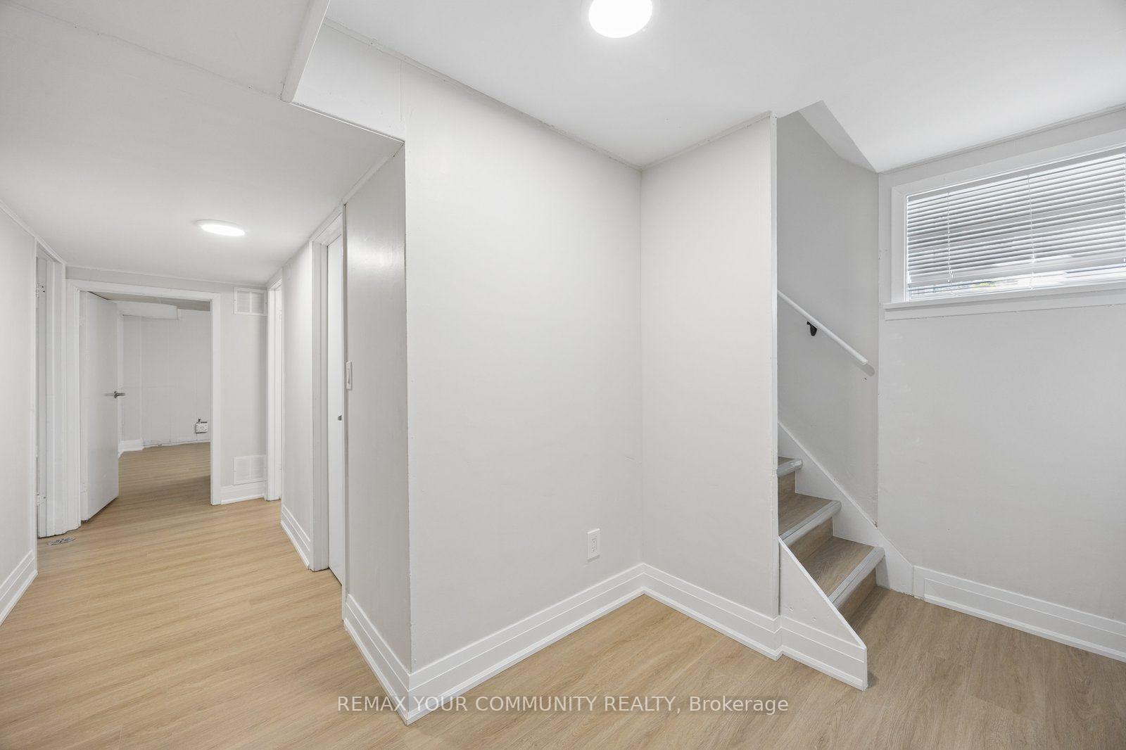 Photo 14 of 110 Evahill Crescent, Richmond Hill, Mill Pond — HOMEH