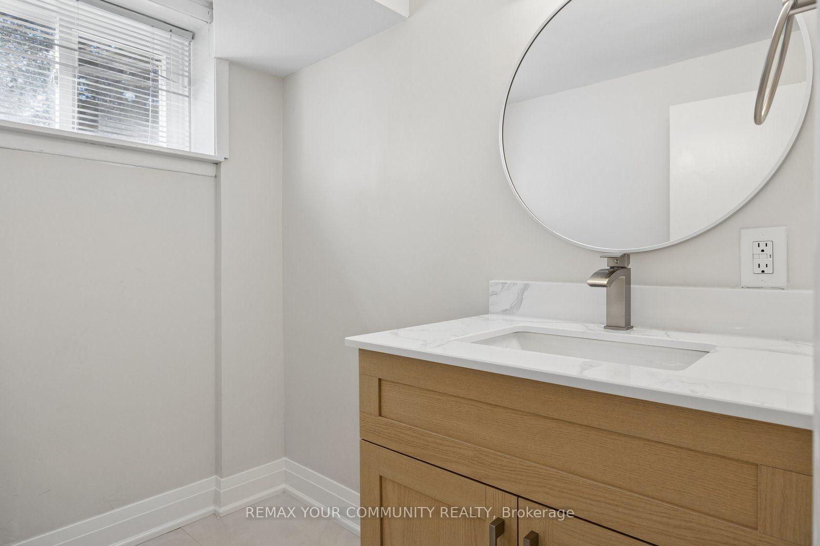Photo 17 of 110 Evahill Crescent, Richmond Hill, Mill Pond — HOMEH