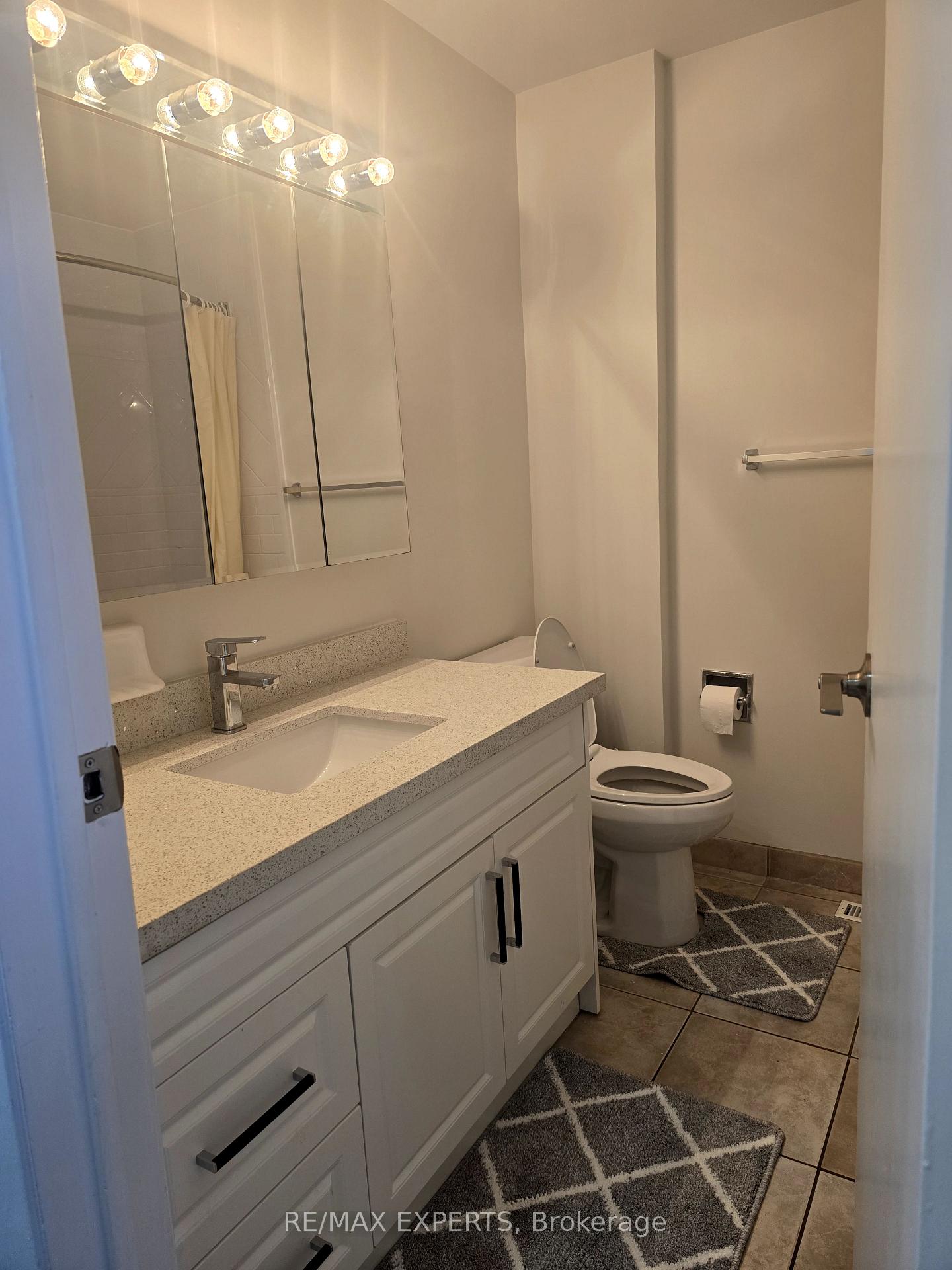 Photo 5 of 5 Rawling Crescent, Brampton, Heart Lake — HOMEH
