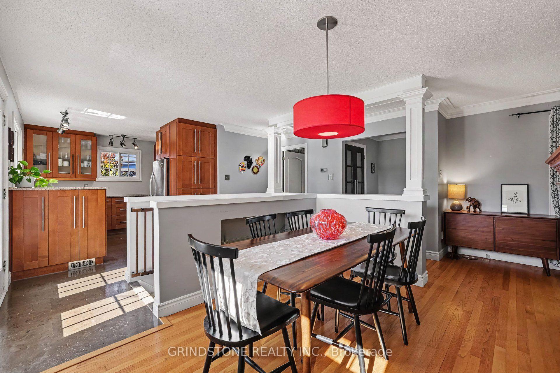 Photo 8 of 22 Bowmoor Avenue, Ottawa, Borden Farm/Stewart Farm/Carleton Heights/Parkwood Hills — HOMEH