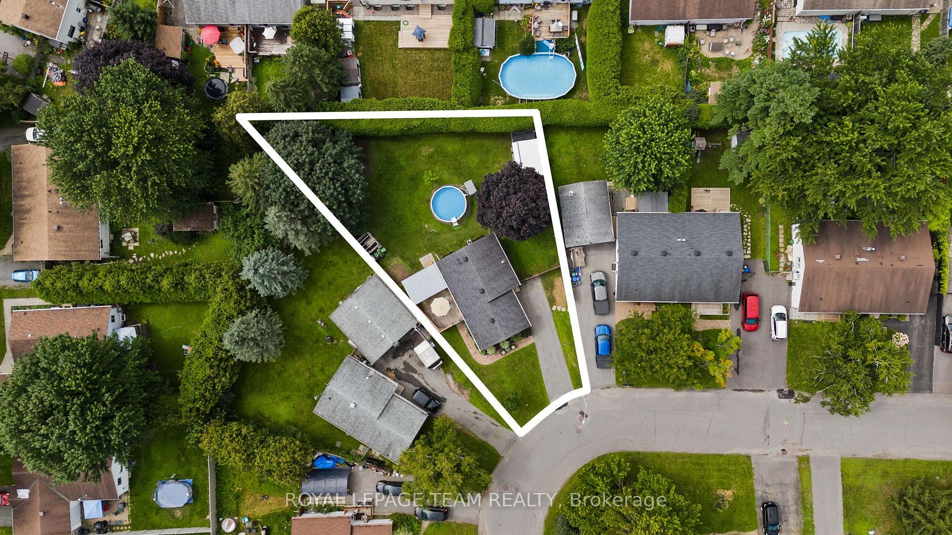 Photo 2 of 27 Ballantrae Way, Ottawa, Kanata - Glencairn/Hazeldean — HOMEH