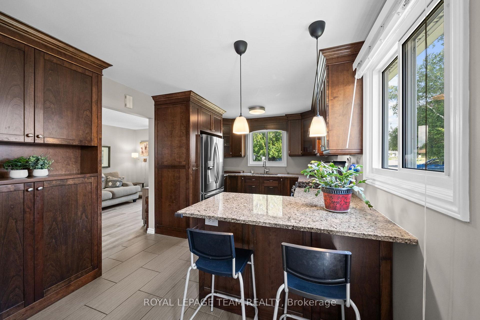 Photo 15 of 27 Ballantrae Way, Ottawa, Kanata - Glencairn/Hazeldean — HOMEH