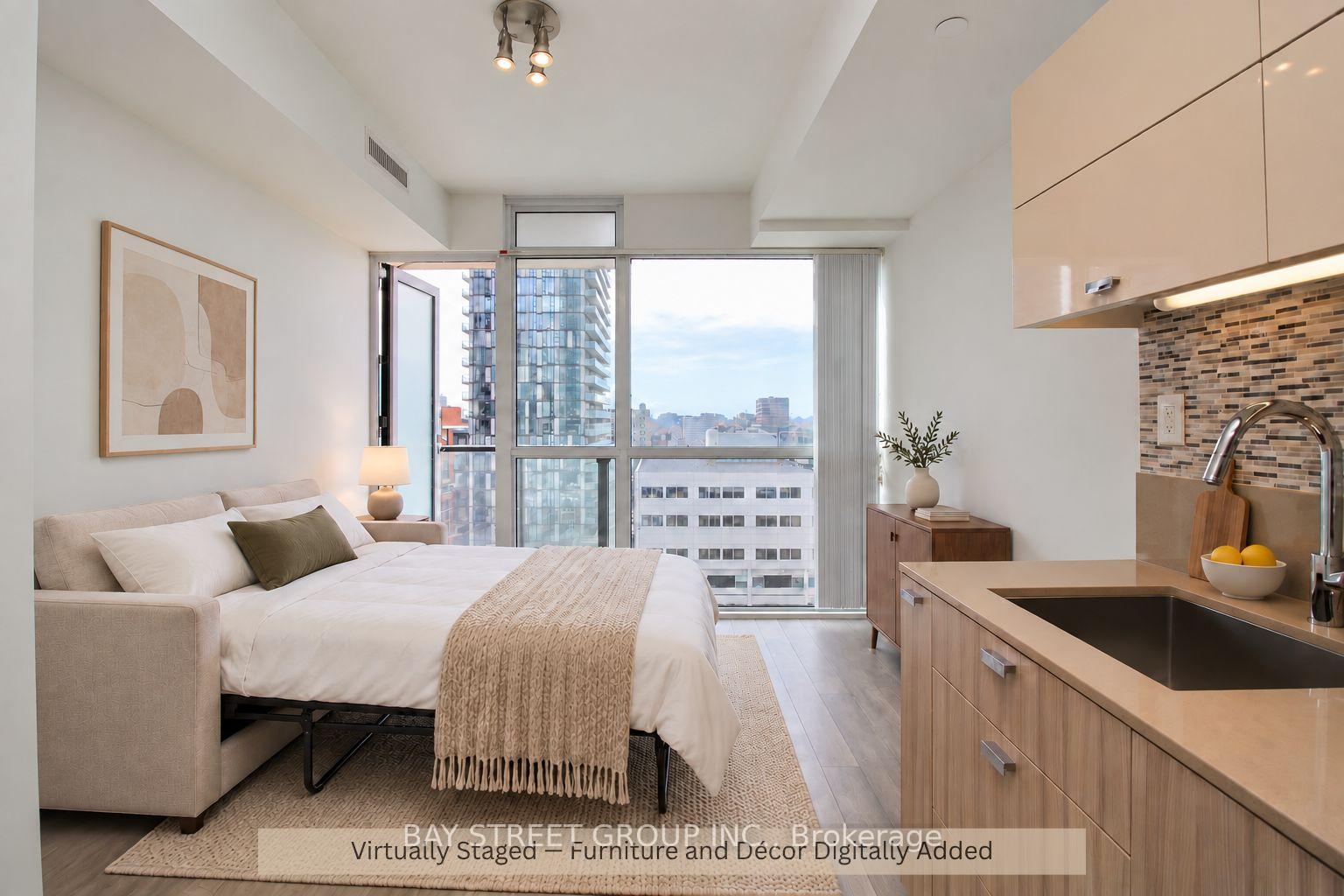 Photo 6 of Unit 1303, 290 Adelaide Street W, Toronto, Waterfront Communities — HOMEH