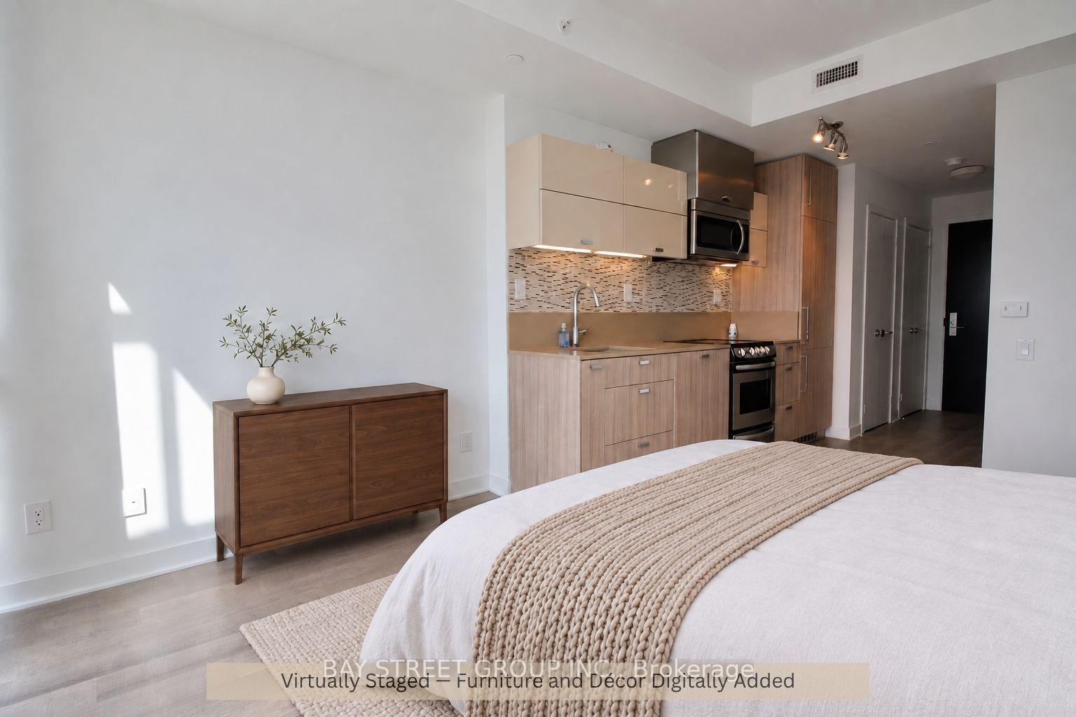 Photo 8 of Unit 1303, 290 Adelaide Street W, Toronto, Waterfront Communities — HOMEH