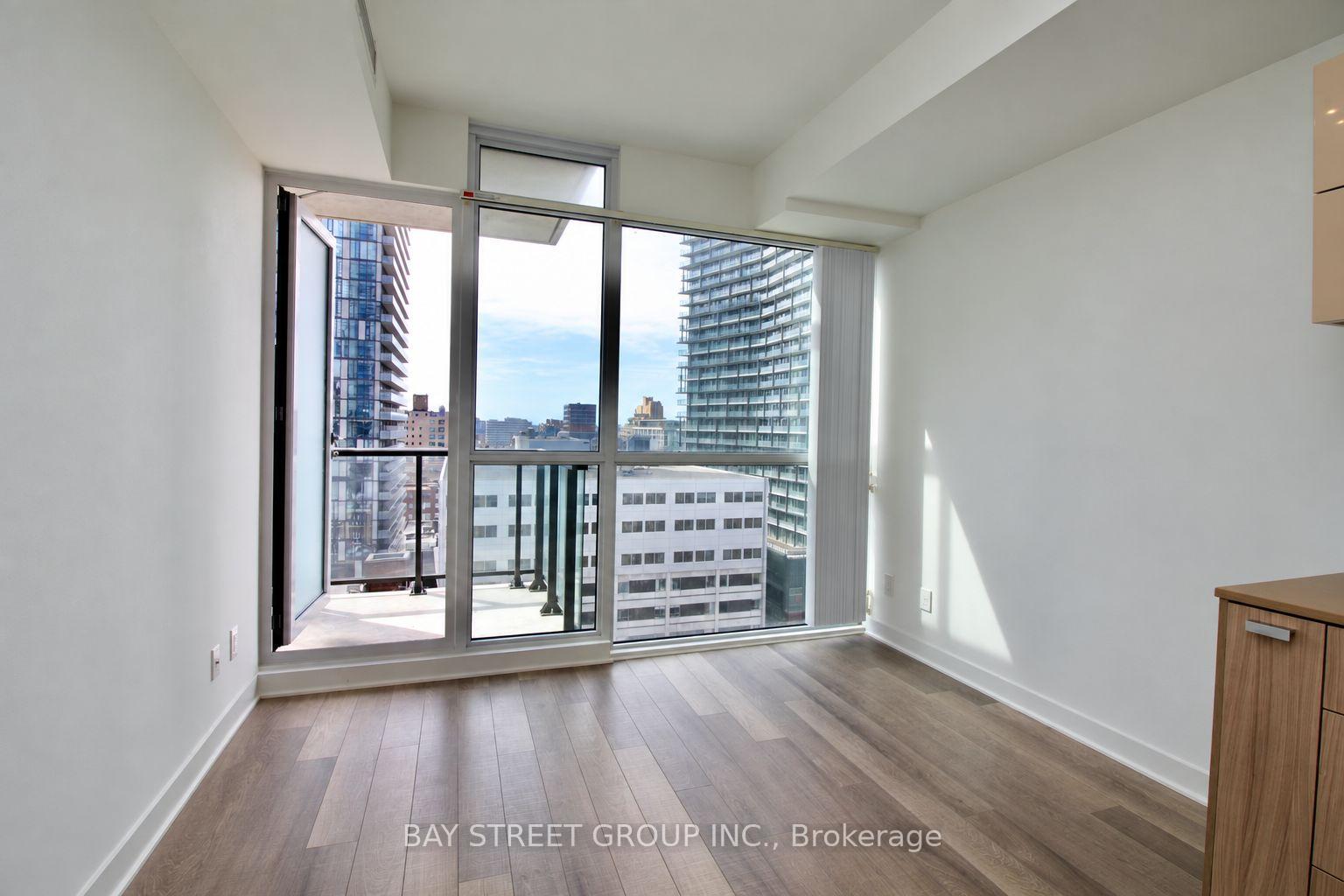 Photo 5 of Unit 1303, 290 Adelaide Street W, Toronto, Waterfront Communities — HOMEH