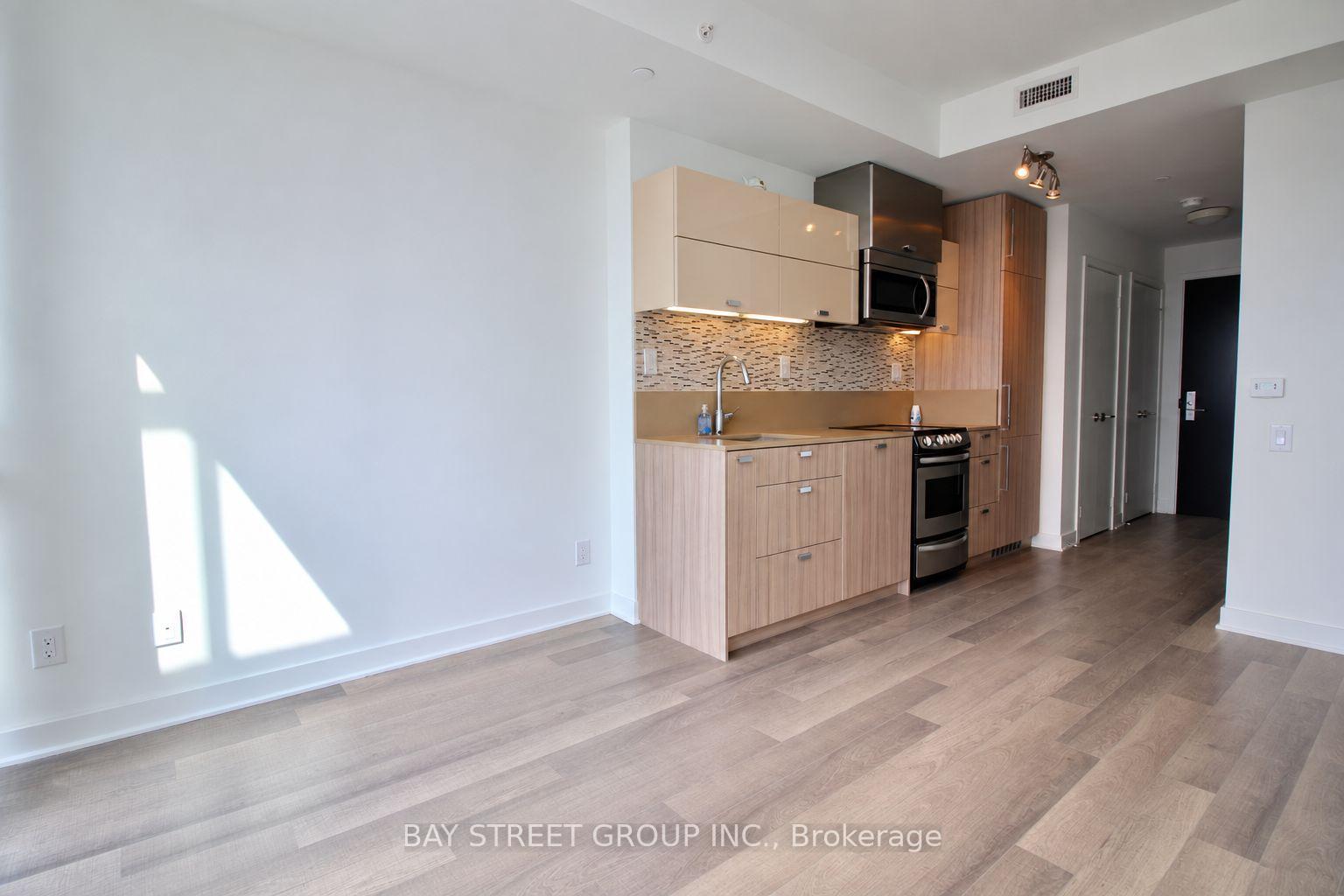 Photo 9 of Unit 1303, 290 Adelaide Street W, Toronto, Waterfront Communities — HOMEH