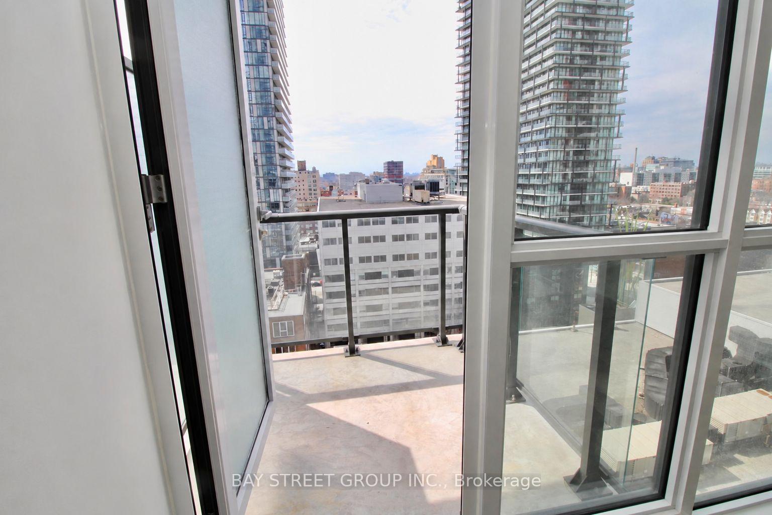 Photo 14 of Unit 1303, 290 Adelaide Street W, Toronto, Waterfront Communities — HOMEH