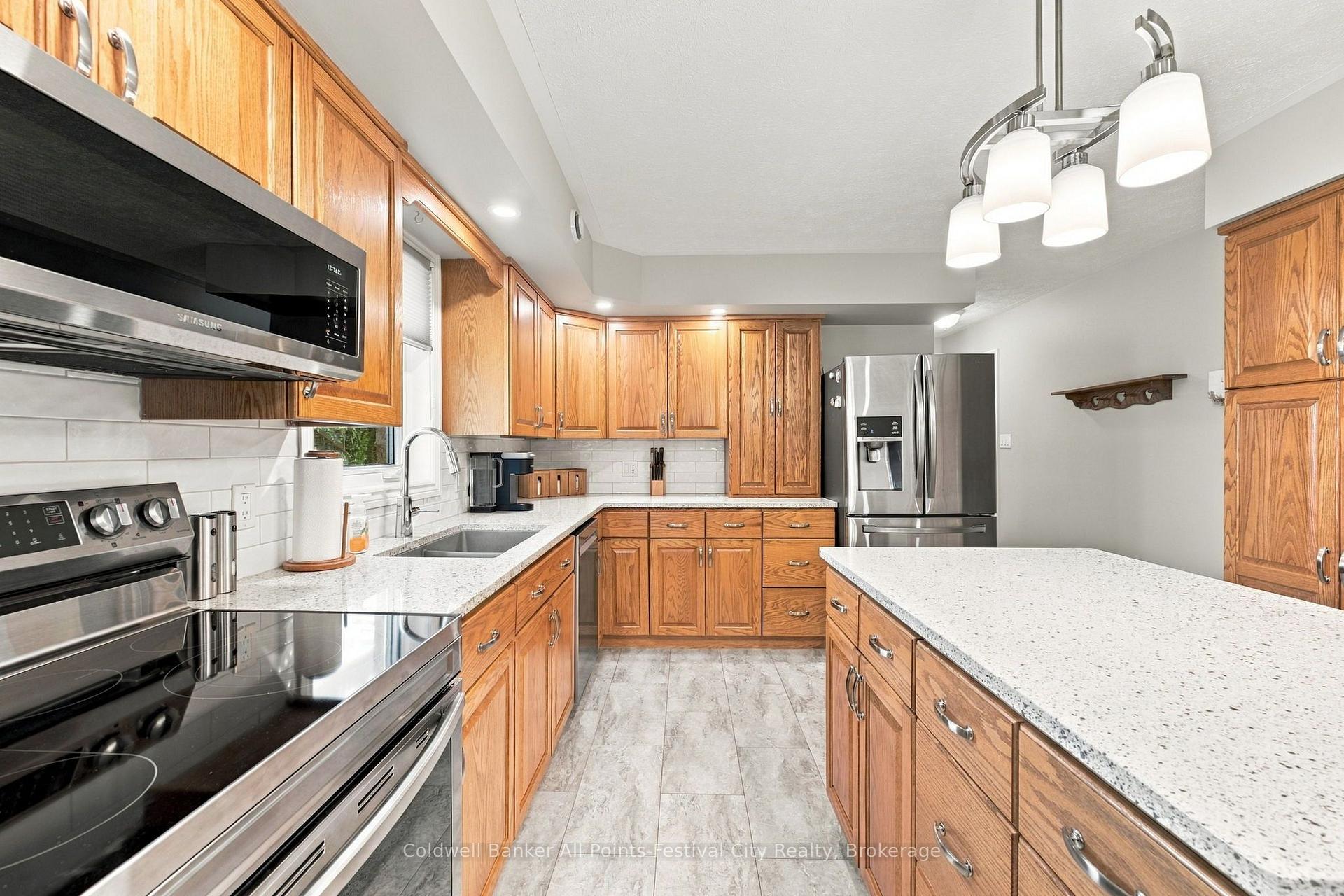 Photo 11 of 130 Brimicombe Crescent, Goderich, Goderich (Town) — HOMEH