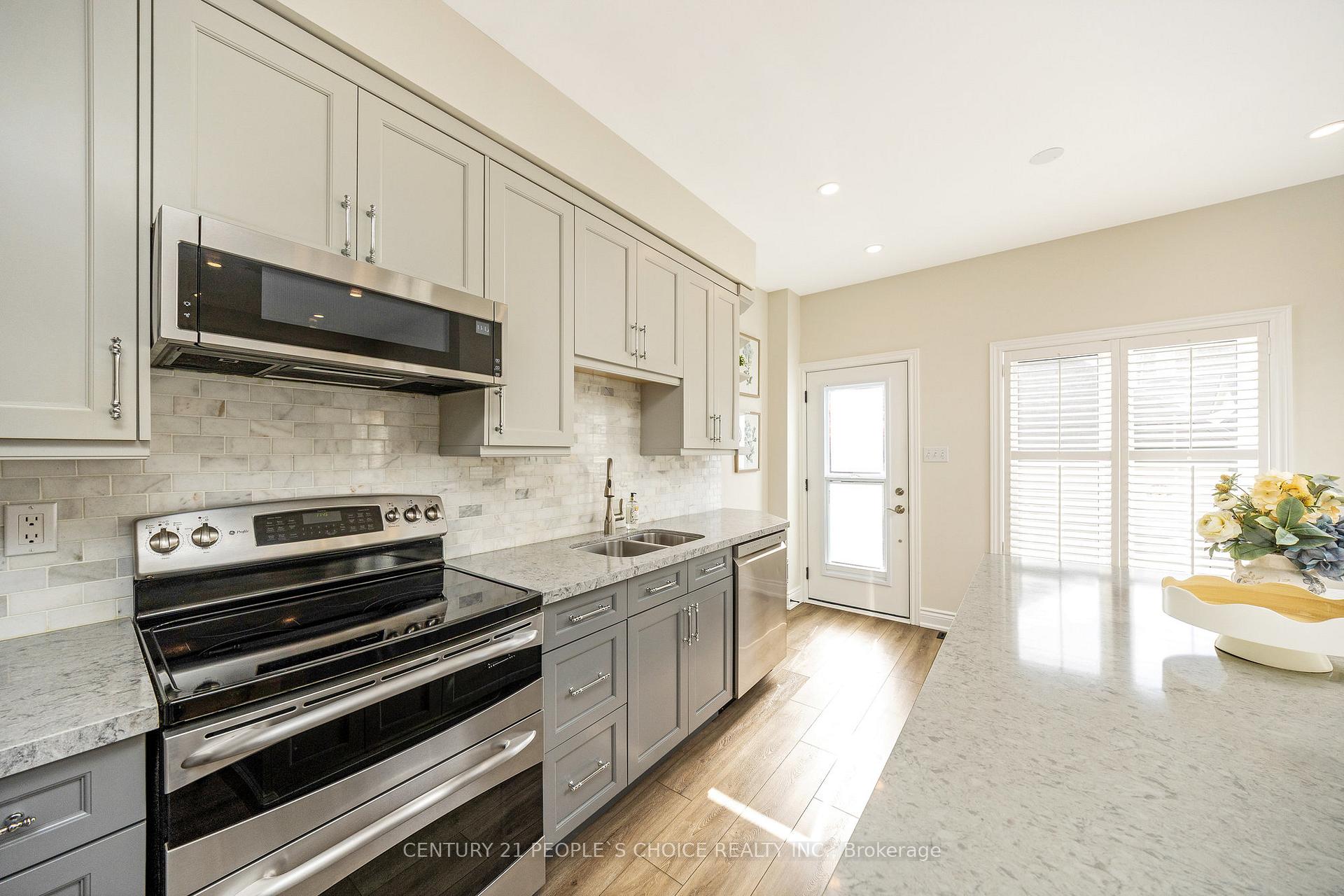 Photo 17 of 170 Roxton Road, Oakville, River Oaks — HOMEH