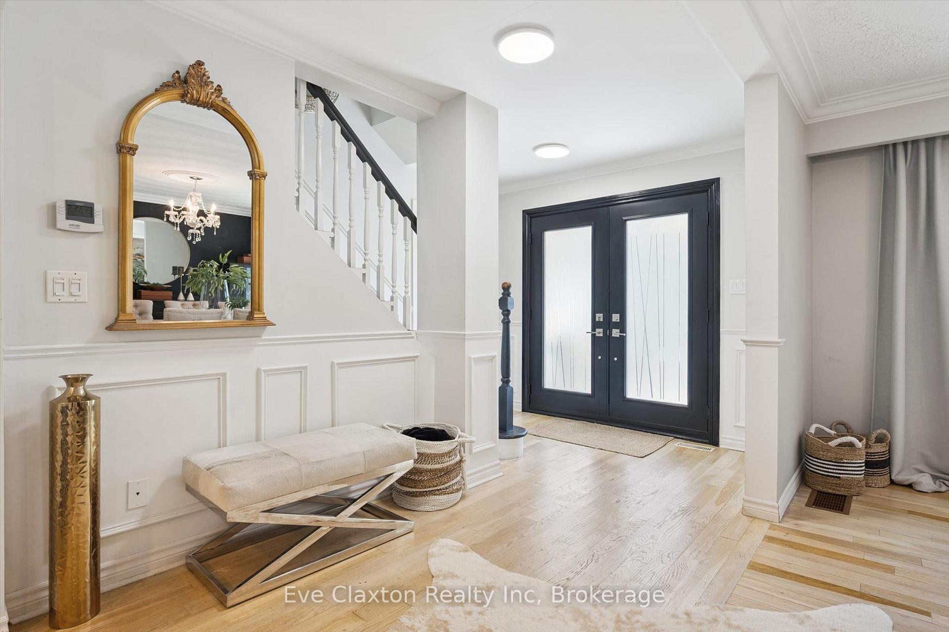Photo 2 of 6 Renfrew Place, Guelph, Kortright West — HOMEH