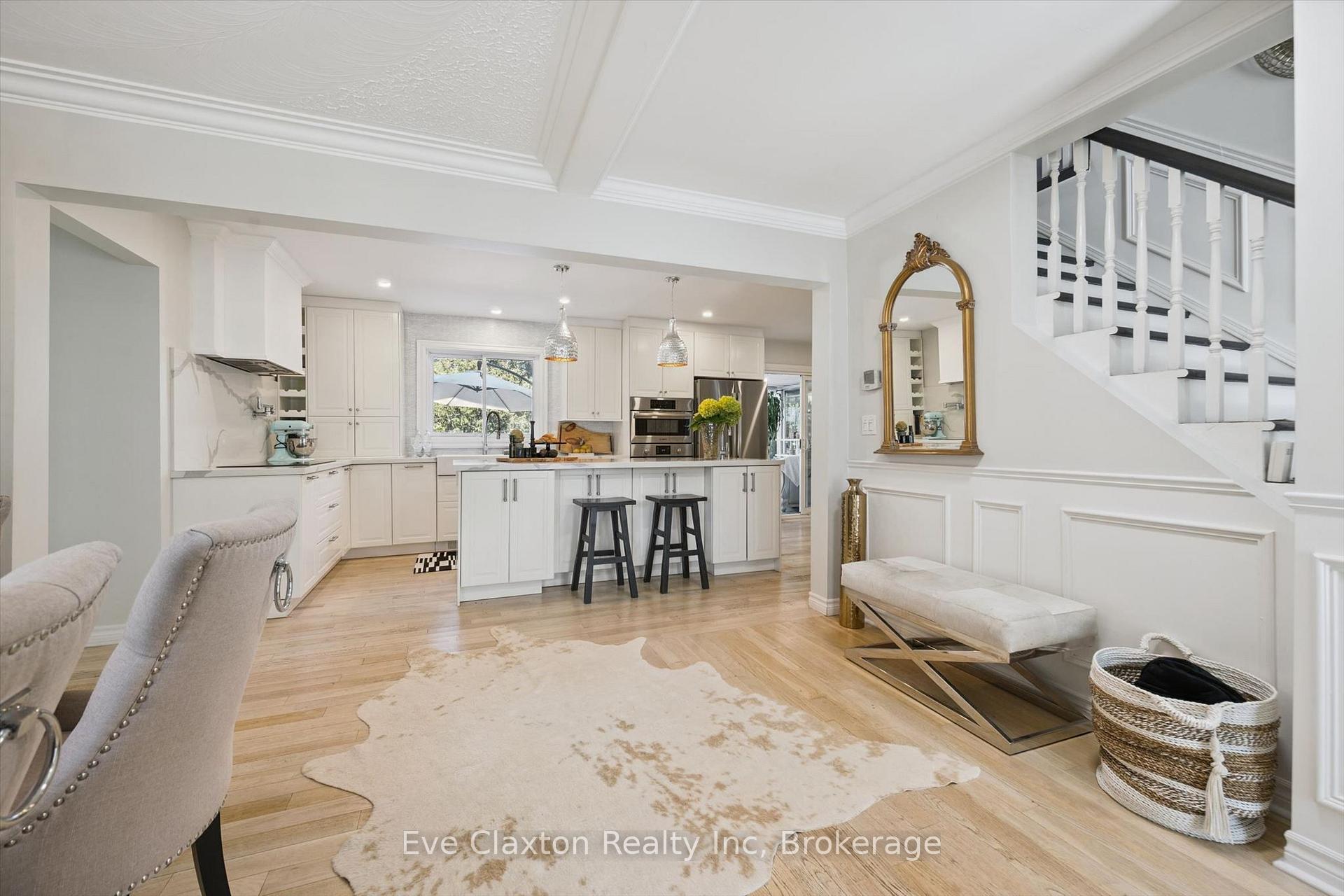 Photo 5 of 6 Renfrew Place, Guelph, Kortright West — HOMEH
