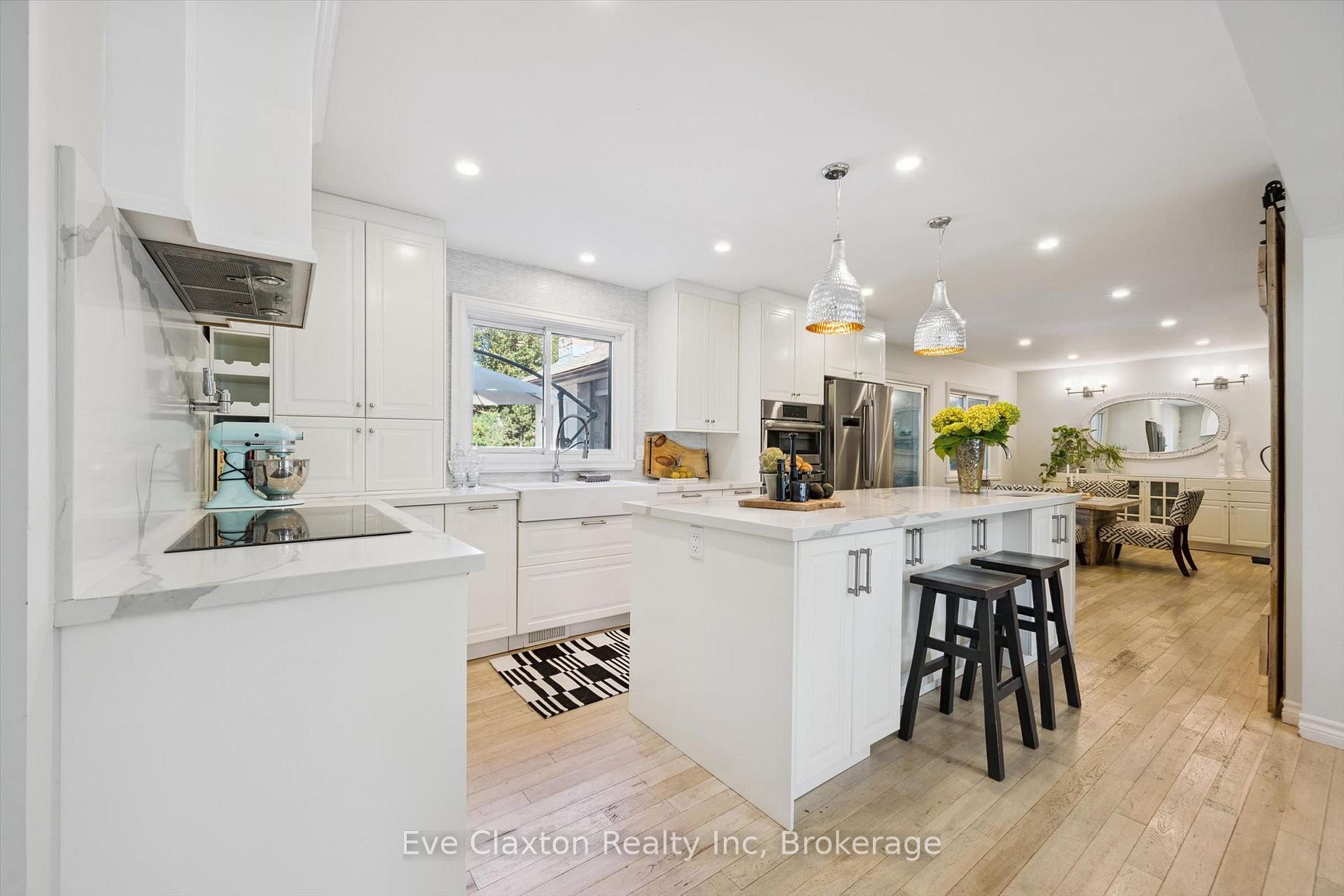 Photo 7 of 6 Renfrew Place, Guelph, Kortright West — HOMEH