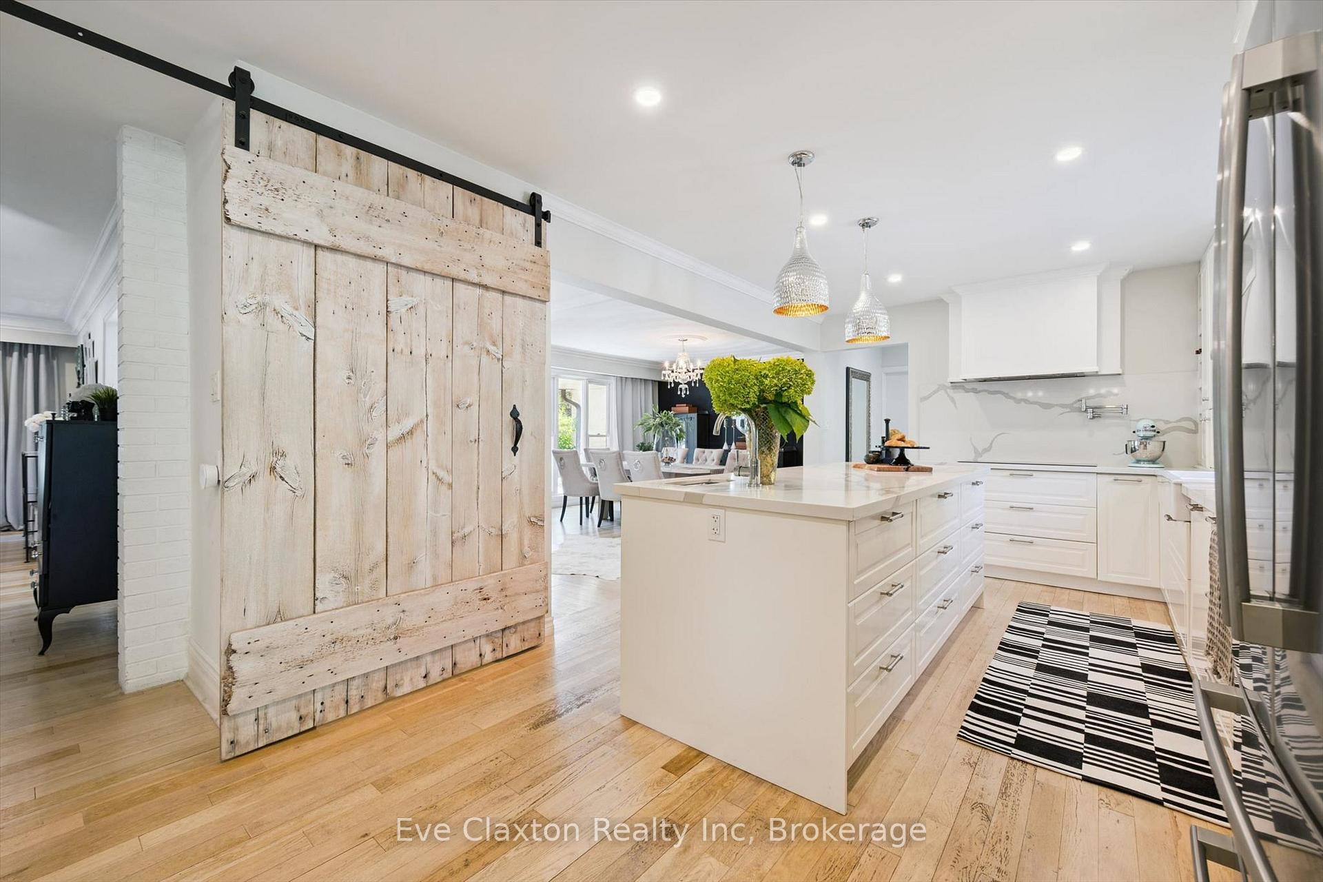 Photo 10 of 6 Renfrew Place, Guelph, Kortright West — HOMEH