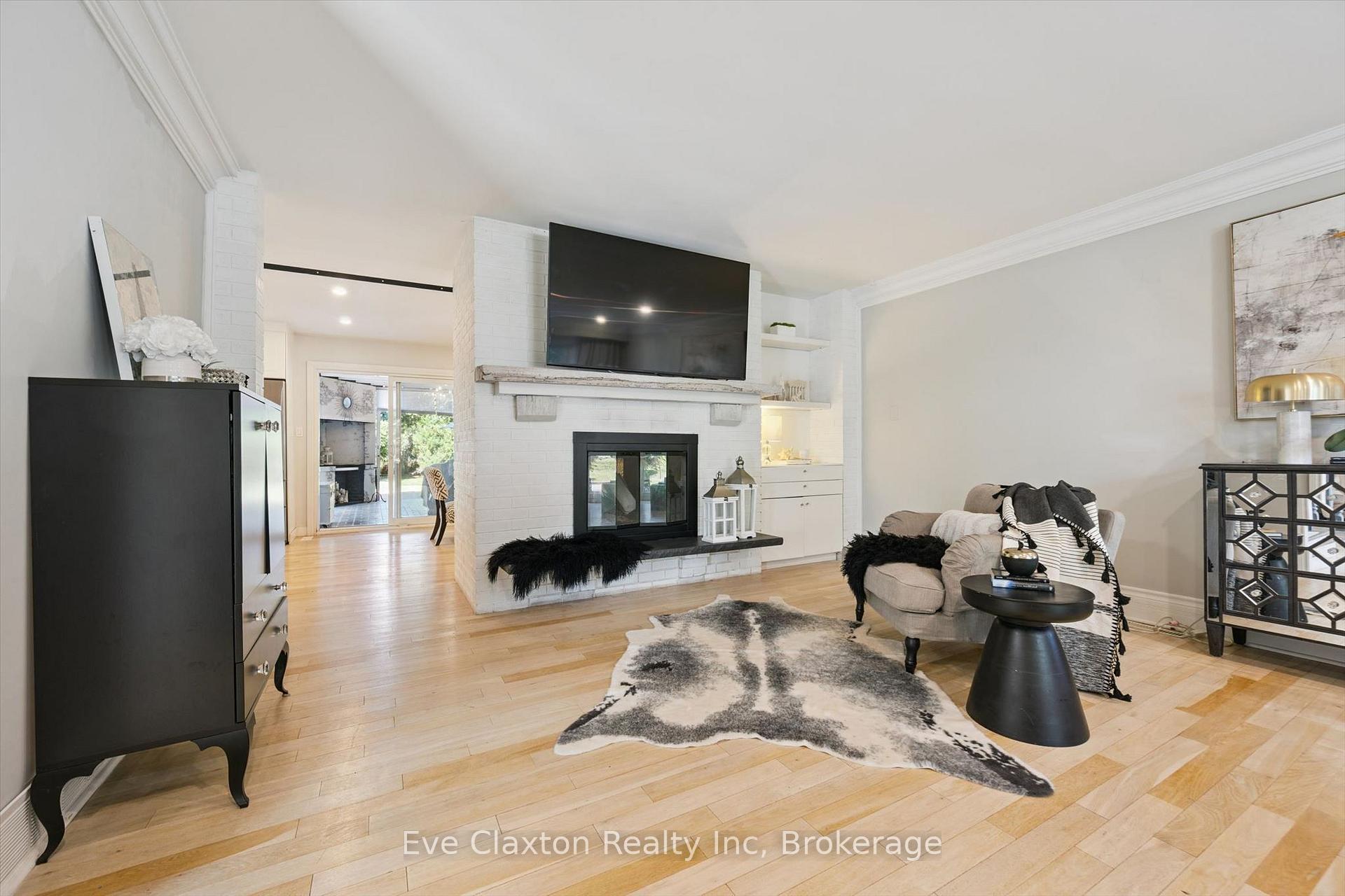 Photo 12 of 6 Renfrew Place, Guelph, Kortright West — HOMEH