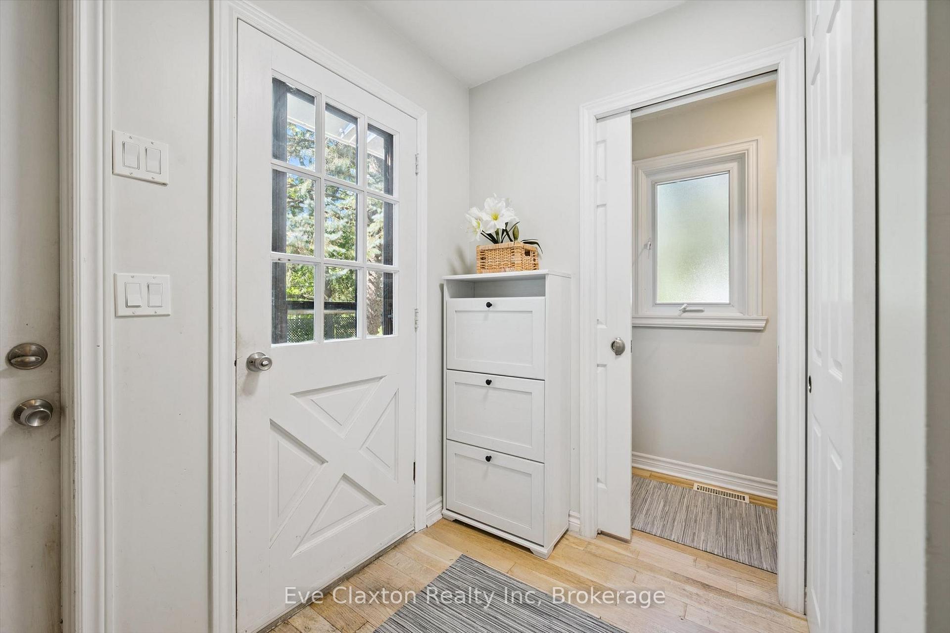 Photo 14 of 6 Renfrew Place, Guelph, Kortright West — HOMEH