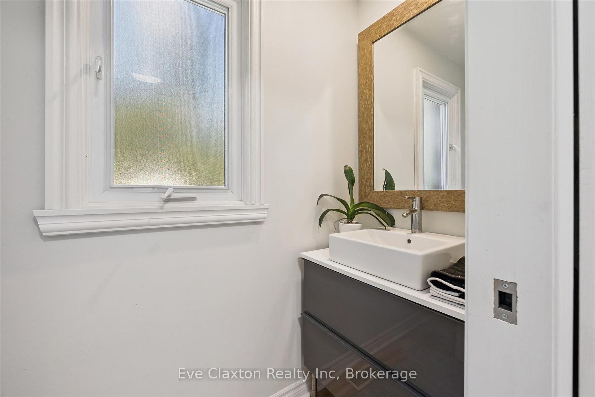 Photo 15 of 6 Renfrew Place, Guelph, Kortright West — HOMEH