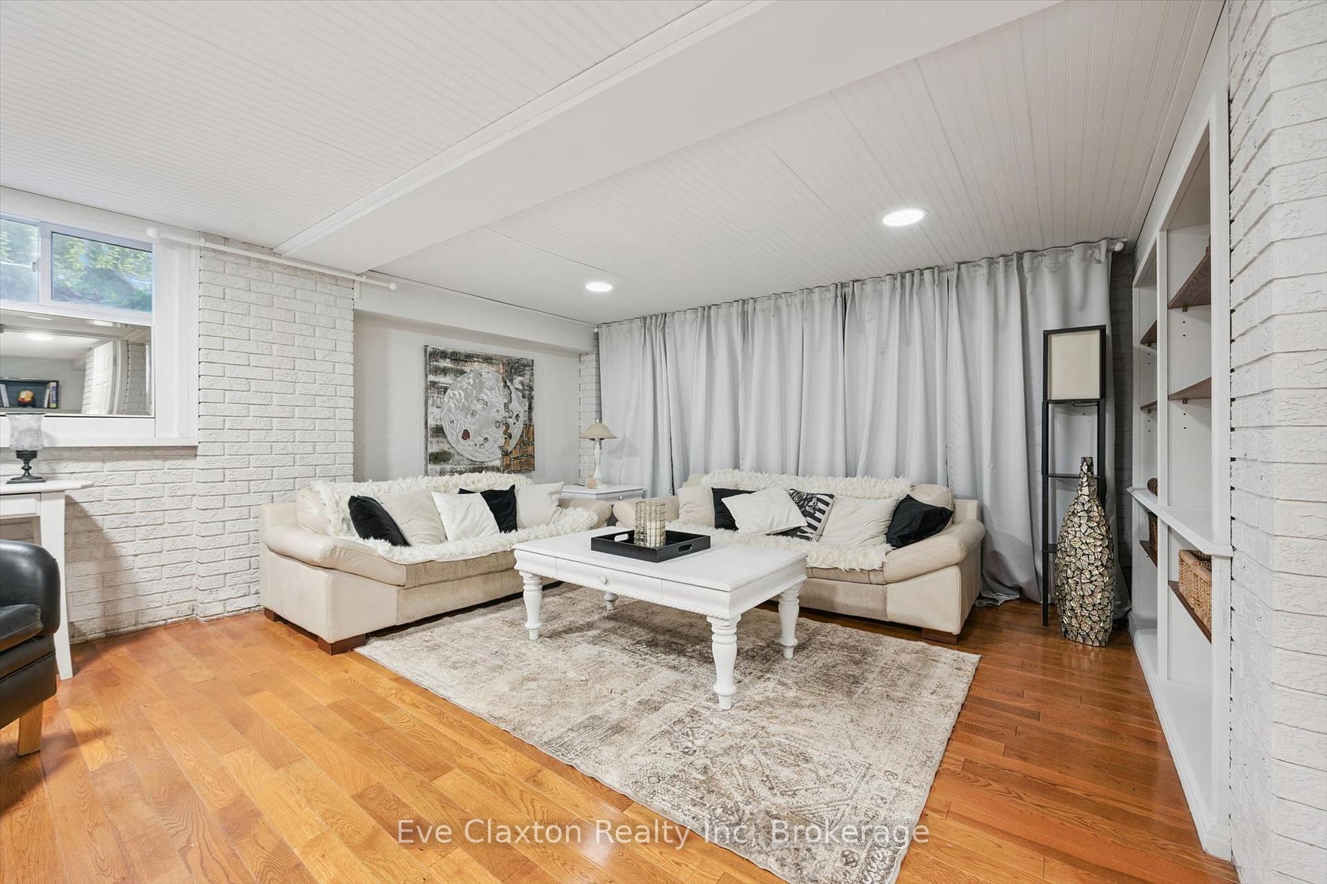 Photo 24 of 6 Renfrew Place, Guelph, Kortright West — HOMEH