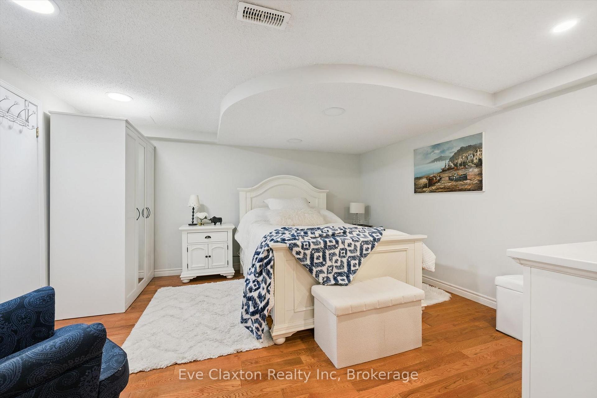 Photo 29 of 6 Renfrew Place, Guelph, Kortright West — HOMEH