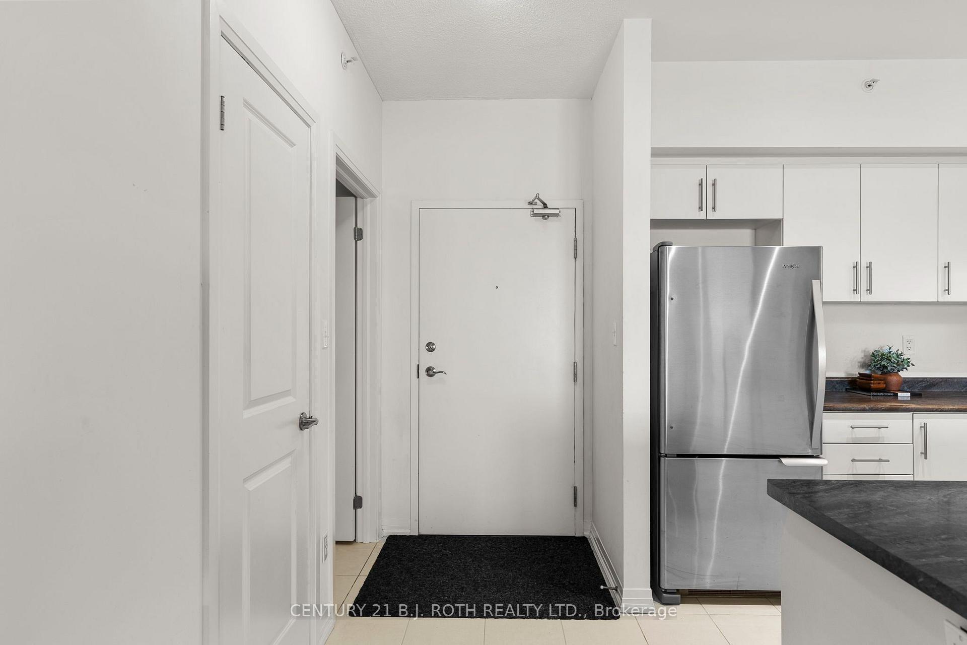 Photo 3 of Unit 505, 299 Cundles Road E, Barrie, 400 North — HOMEH