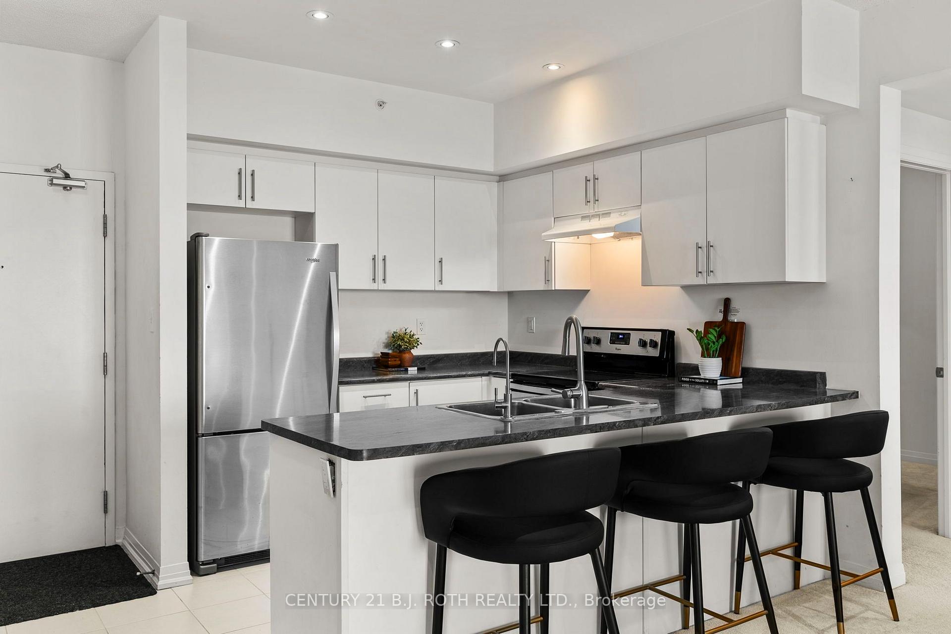 Photo 9 of Unit 505, 299 Cundles Road E, Barrie, 400 North — HOMEH
