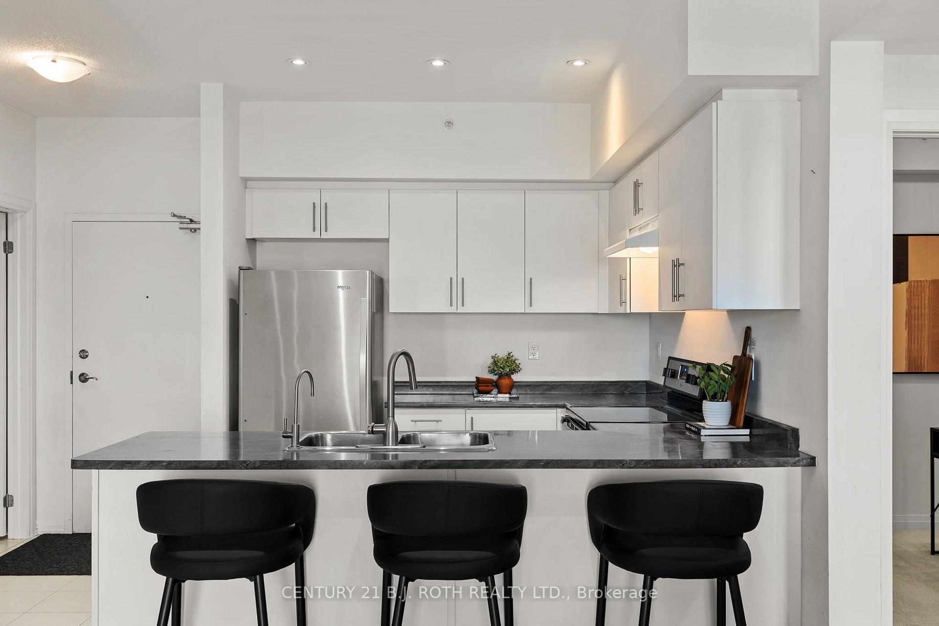 Photo 11 of Unit 505, 299 Cundles Road E, Barrie, 400 North — HOMEH