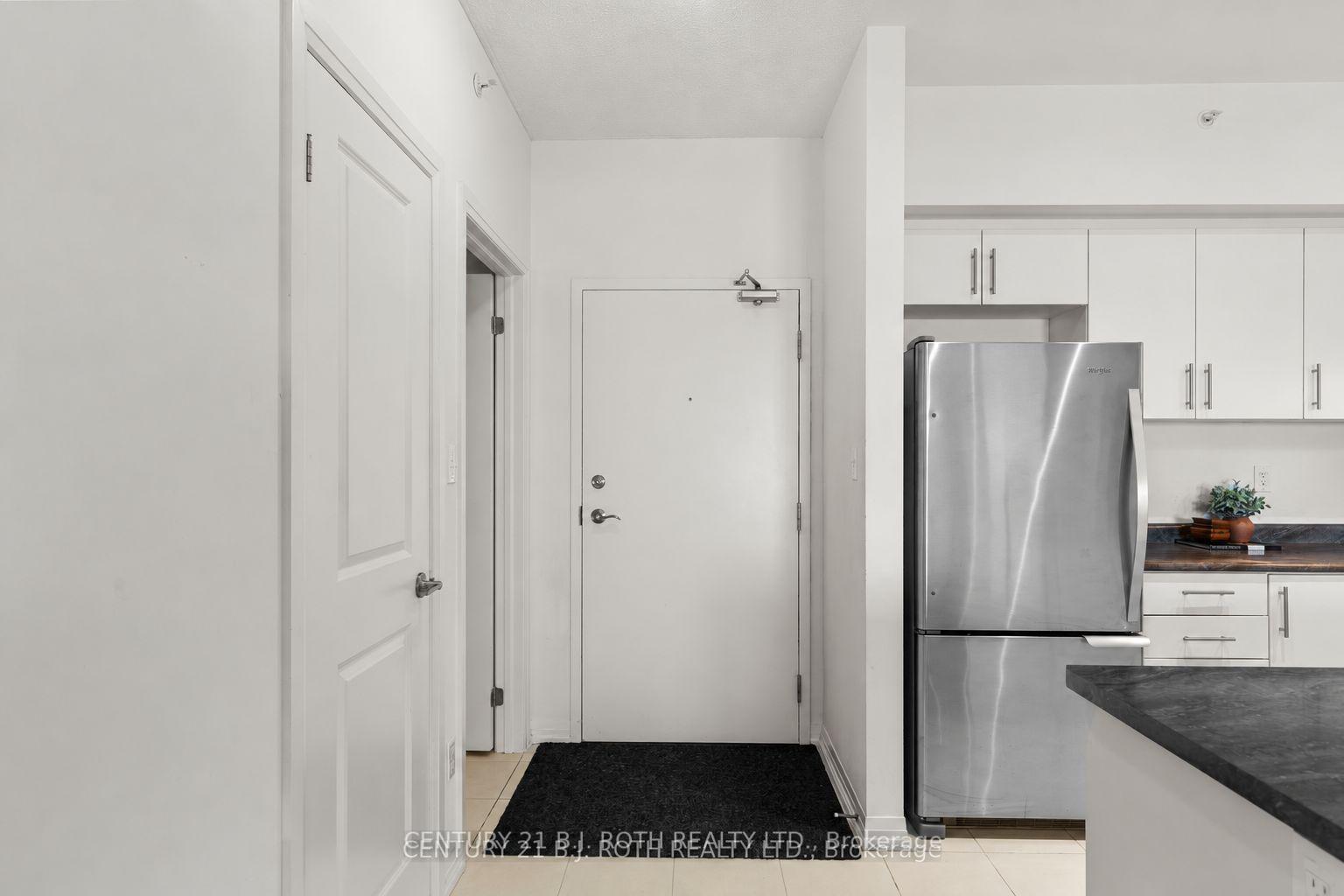 Photo 4 of Unit 505, 299 Cundles Road E, Barrie, 400 North — HOMEH