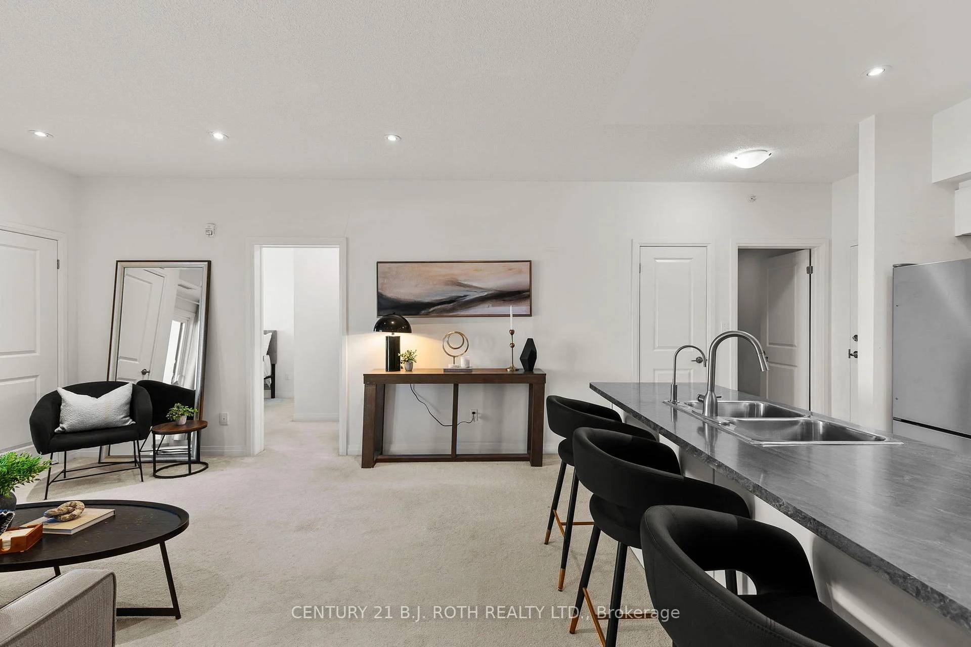 Photo 15 of Unit 505, 299 Cundles Road E, Barrie, 400 North — HOMEH