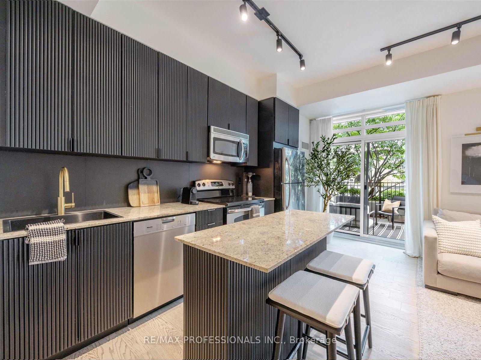 Photo 7 of Unit 402, 155 Legion Road N, Etobicoke, Mimico — HOMEH