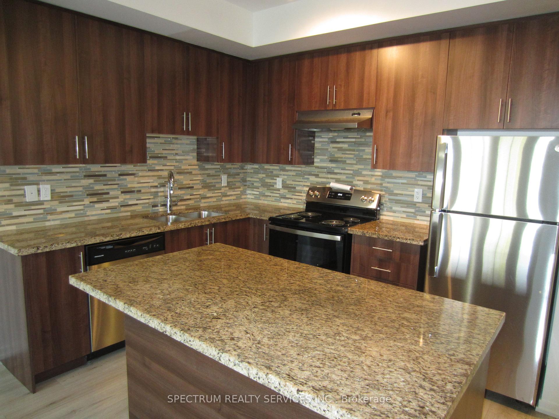 Photo 3 of Unit C-31, 26 Bruce Street, Vaughan, East Woodbridge — HOMEH