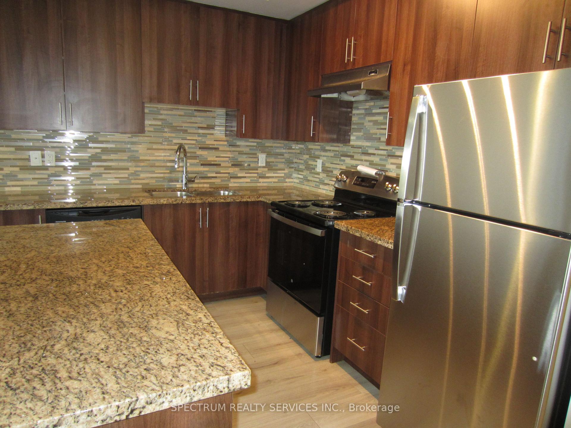 Photo 4 of Unit C-31, 26 Bruce Street, Vaughan, East Woodbridge — HOMEH