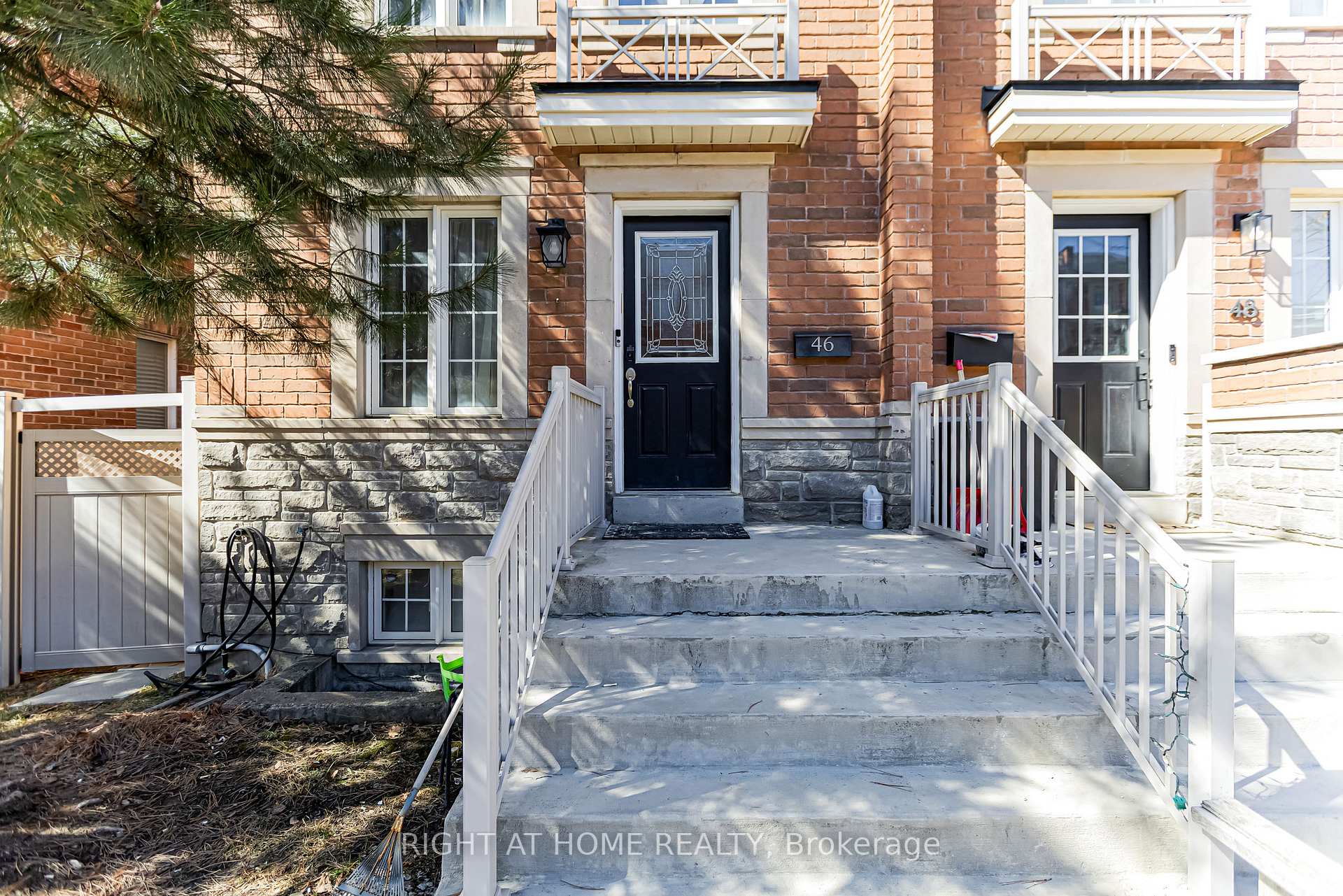 Photo 4 of 46 Odoardo Di Santo Circle, North York, Downsview-Roding-CFB — HOMEH