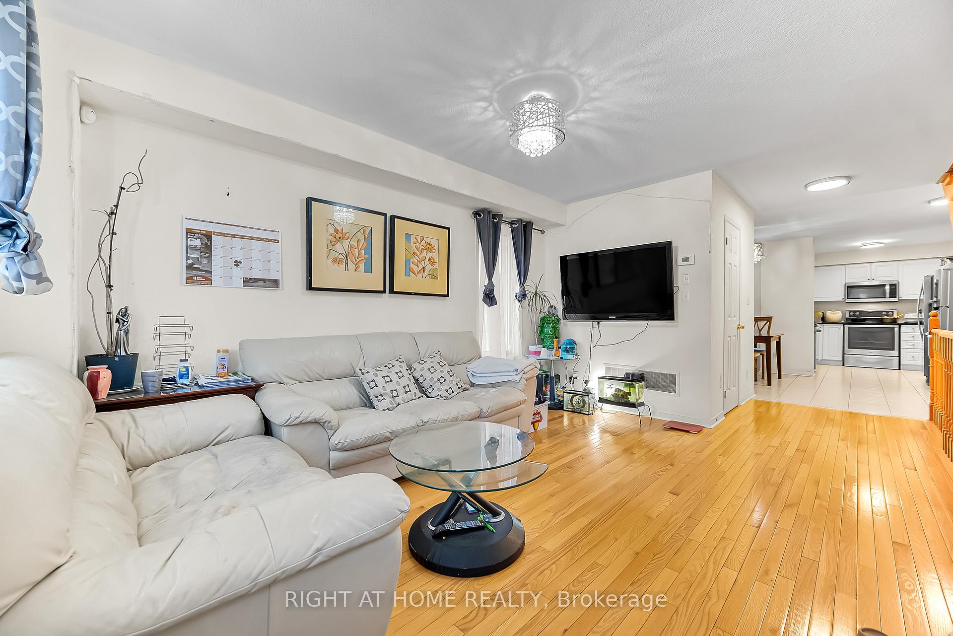 Photo 6 of 46 Odoardo Di Santo Circle, North York, Downsview-Roding-CFB — HOMEH
