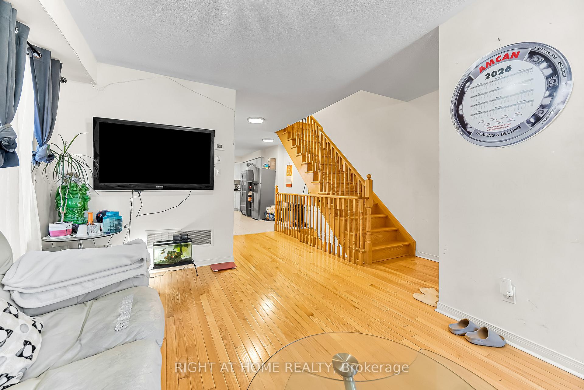 Photo 10 of 46 Odoardo Di Santo Circle, North York, Downsview-Roding-CFB — HOMEH