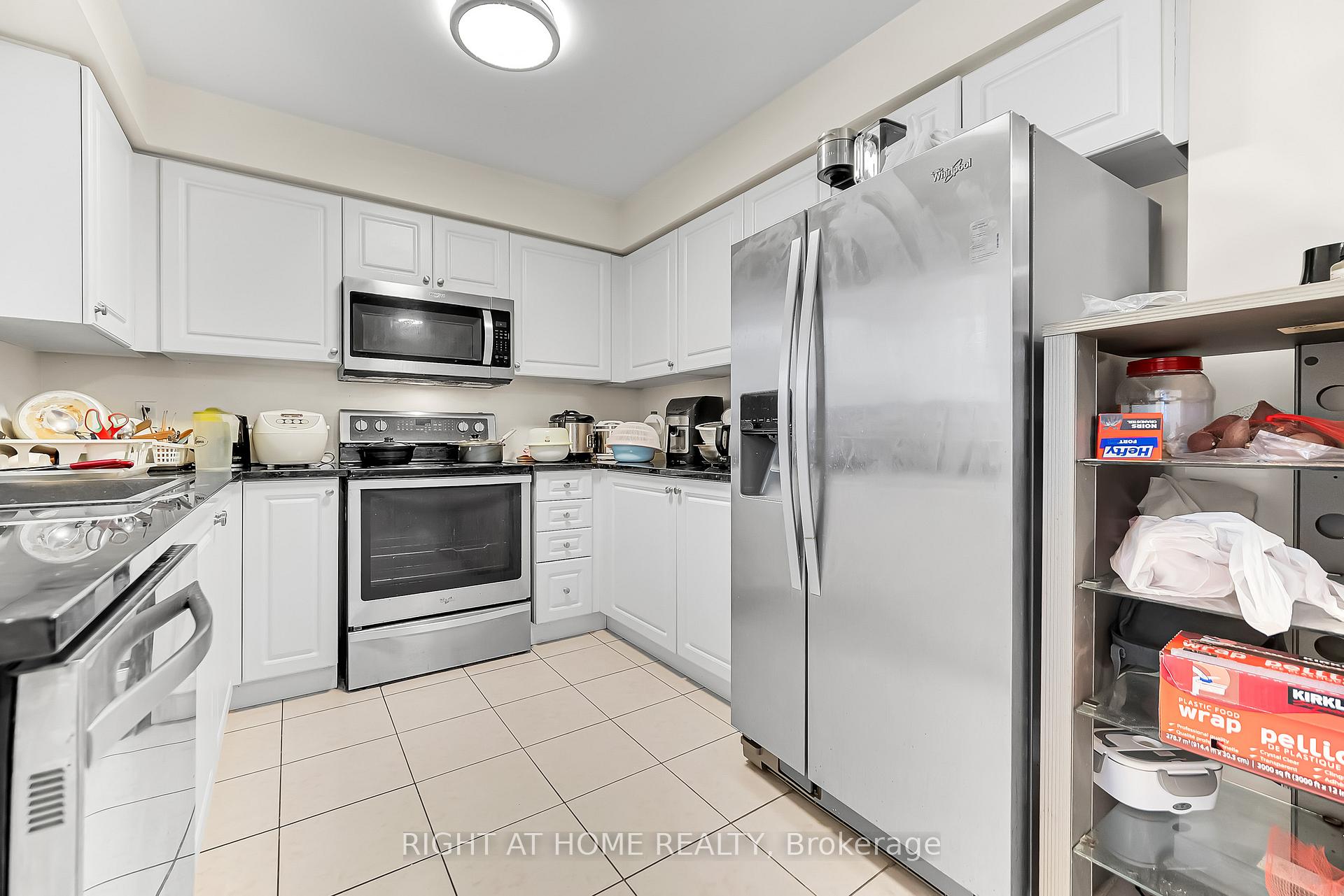 Photo 12 of 46 Odoardo Di Santo Circle, North York, Downsview-Roding-CFB — HOMEH
