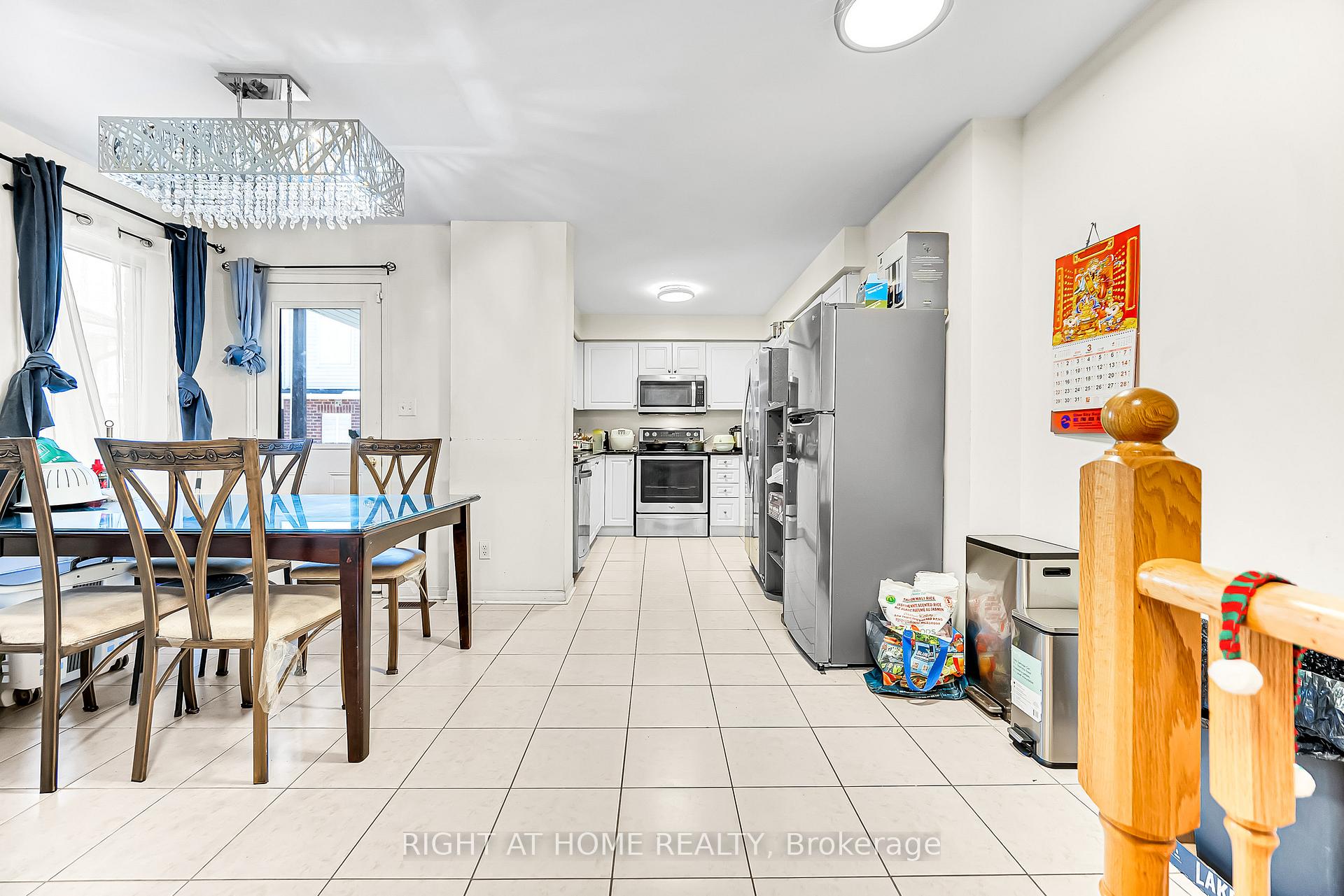 Photo 15 of 46 Odoardo Di Santo Circle, North York, Downsview-Roding-CFB — HOMEH